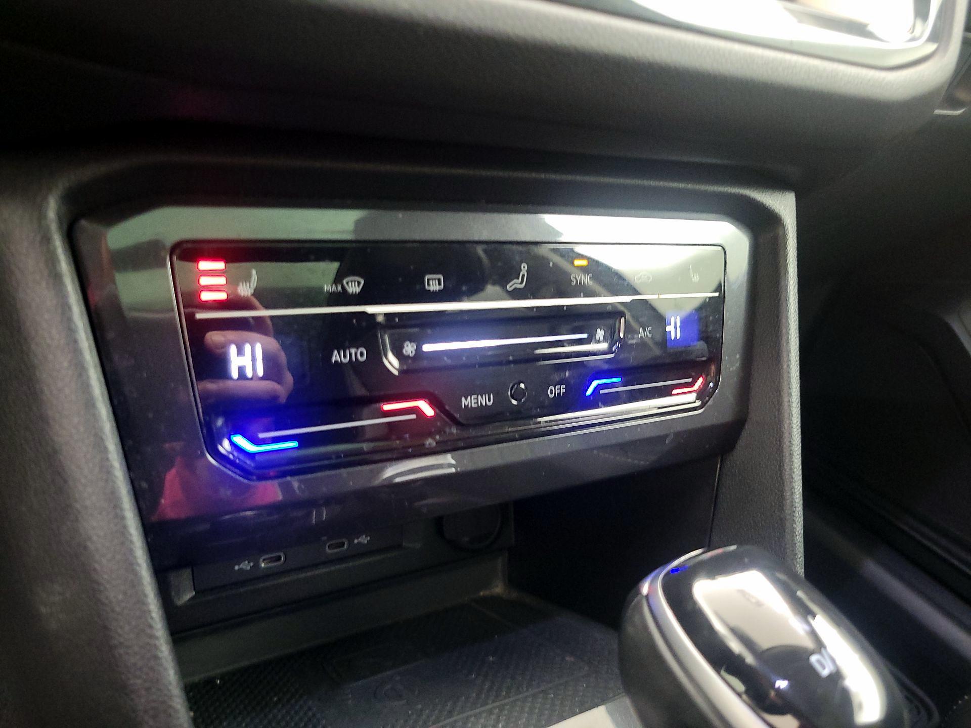 Thumbnail: 2022 Volkswagen Tiguan - 14