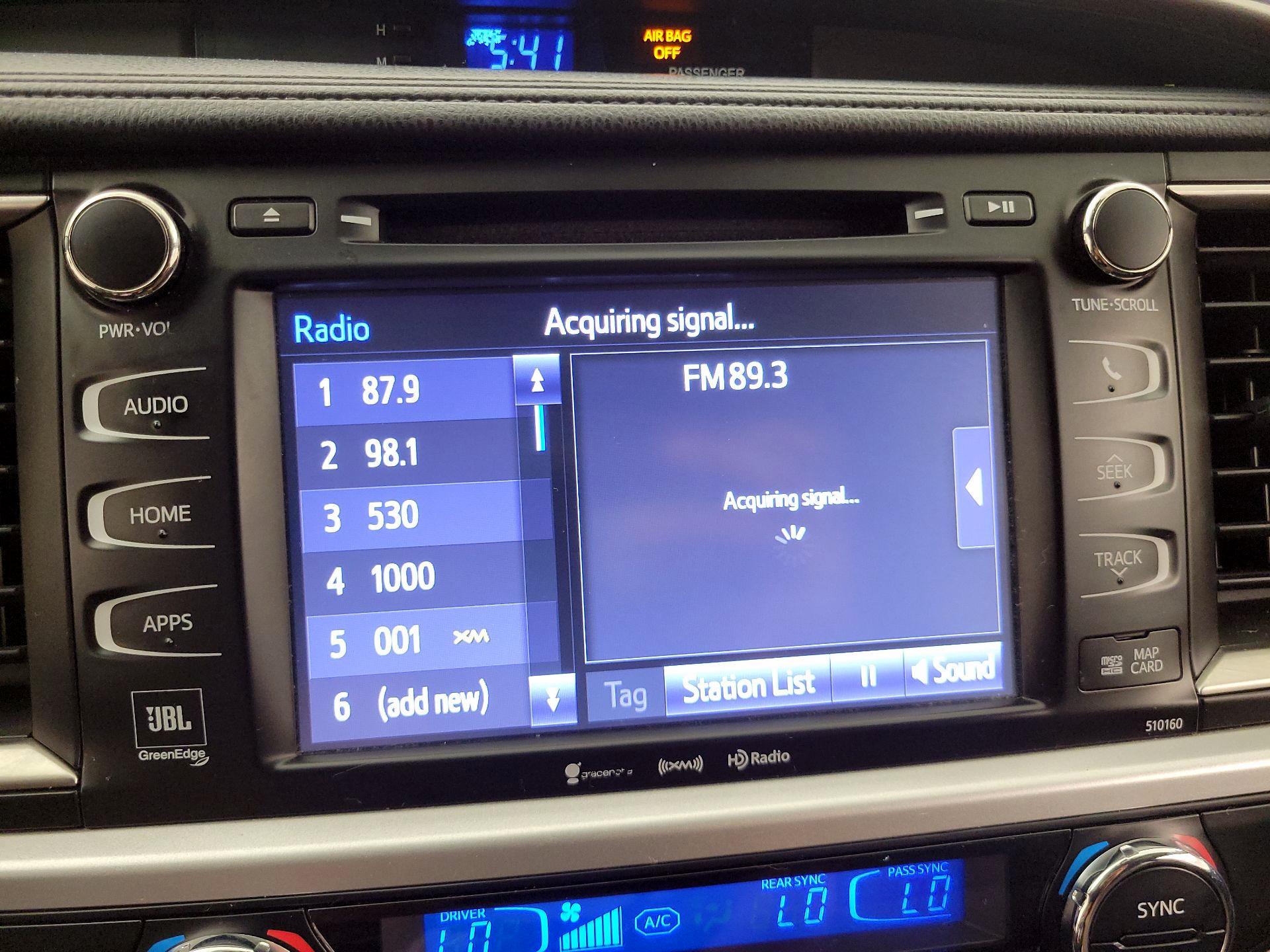Thumbnail: 2016 Toyota Highlander - 16