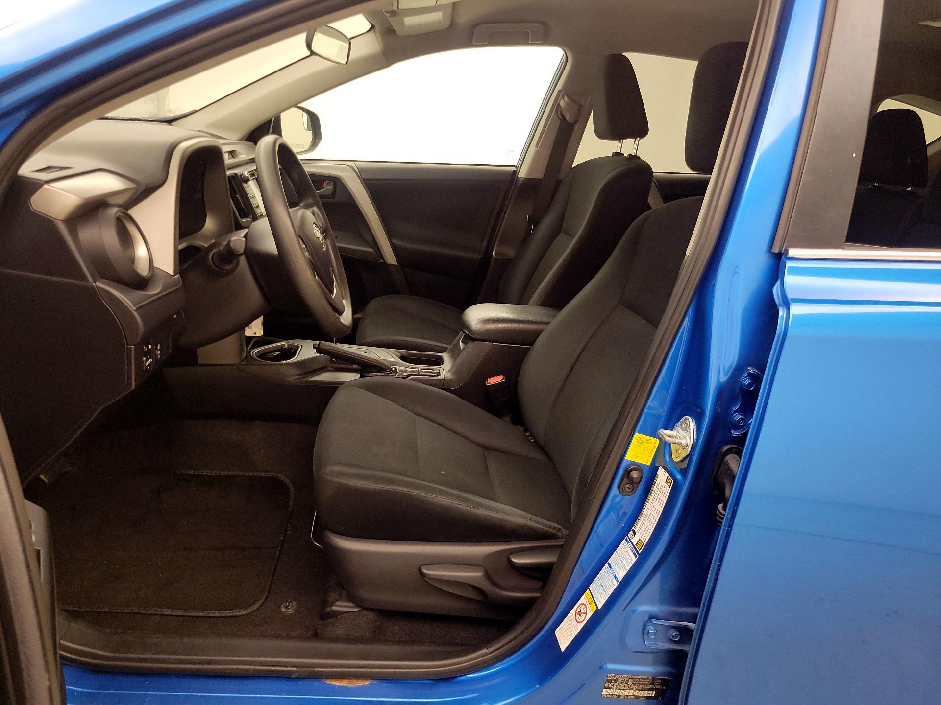 Thumbnail: 2016 Toyota RAV4 - 11