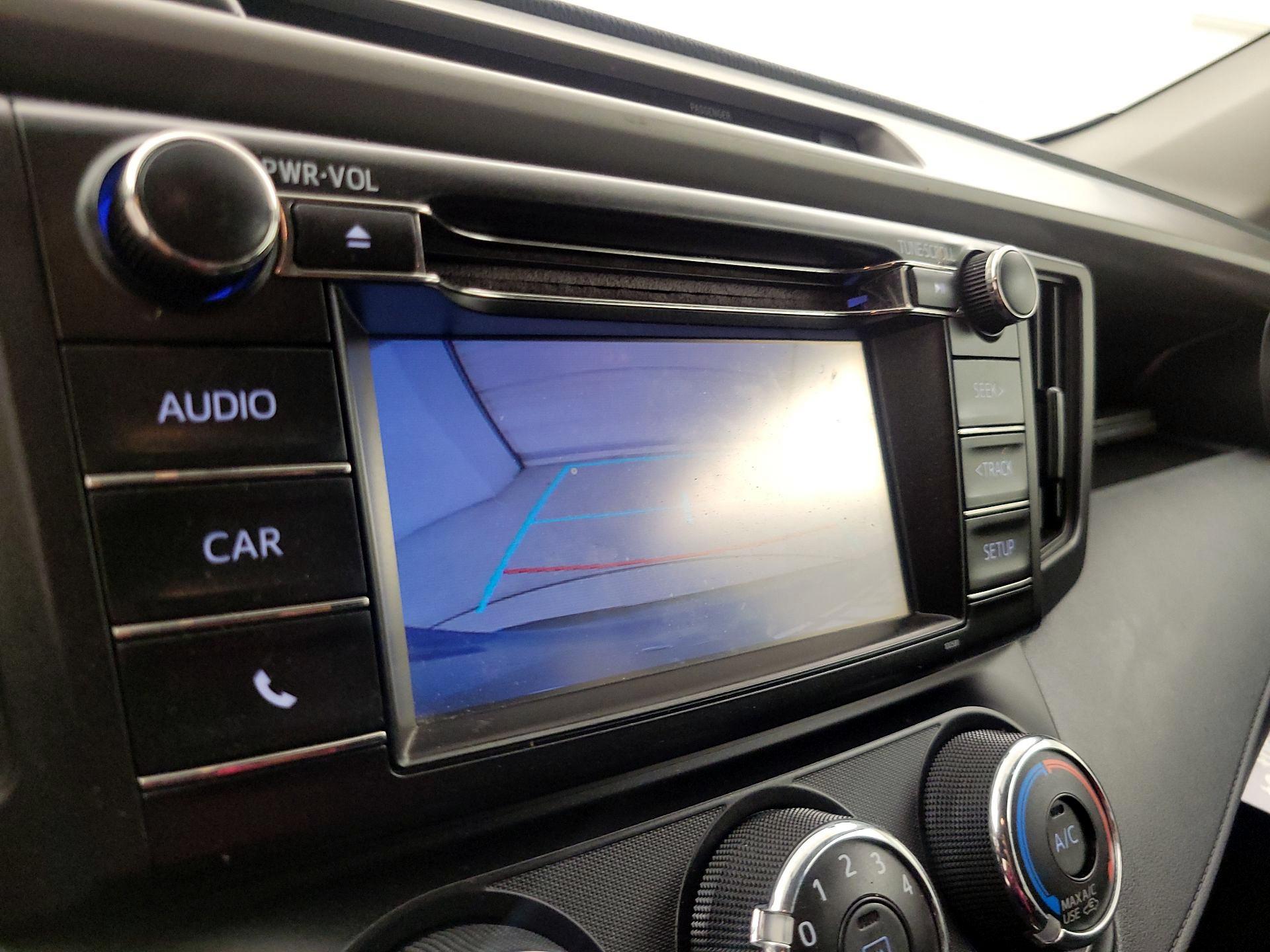 Thumbnail: 2016 Toyota RAV4 - 14
