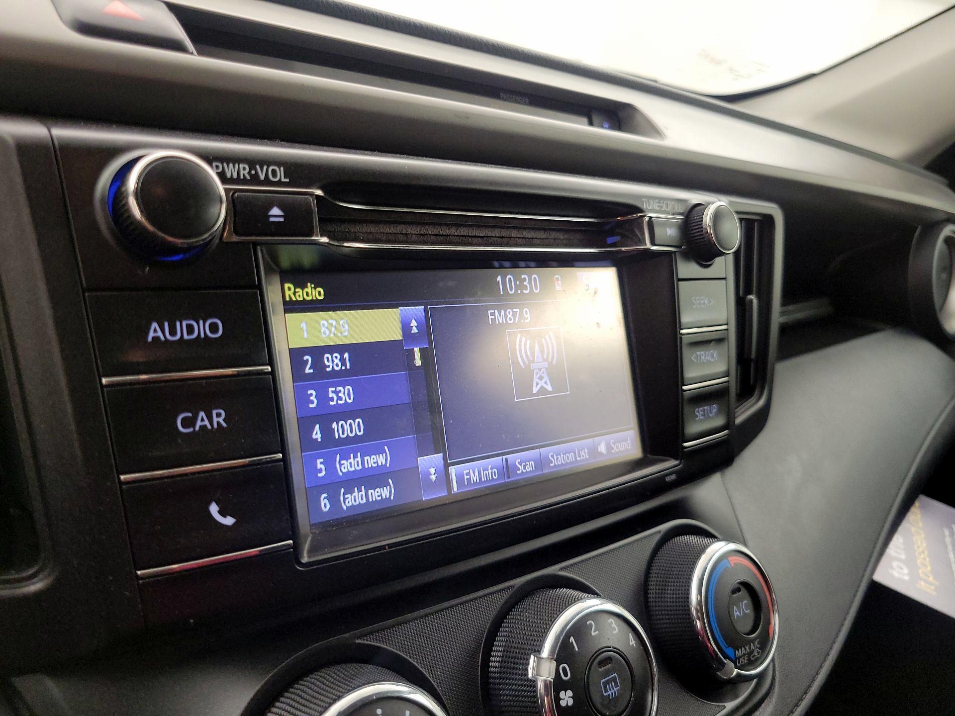 Thumbnail: 2016 Toyota RAV4 - 15