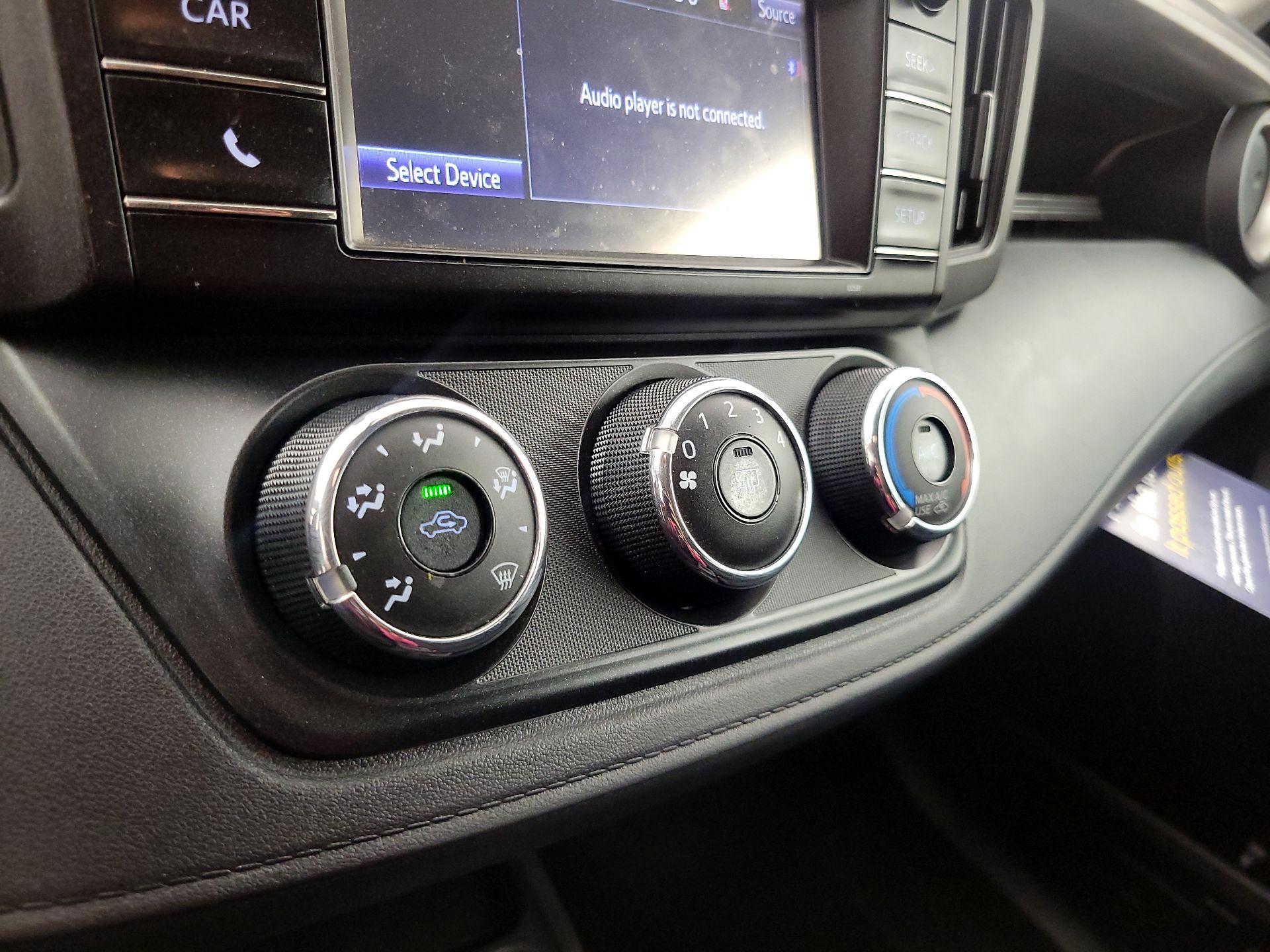 Thumbnail: 2016 Toyota RAV4 - 16