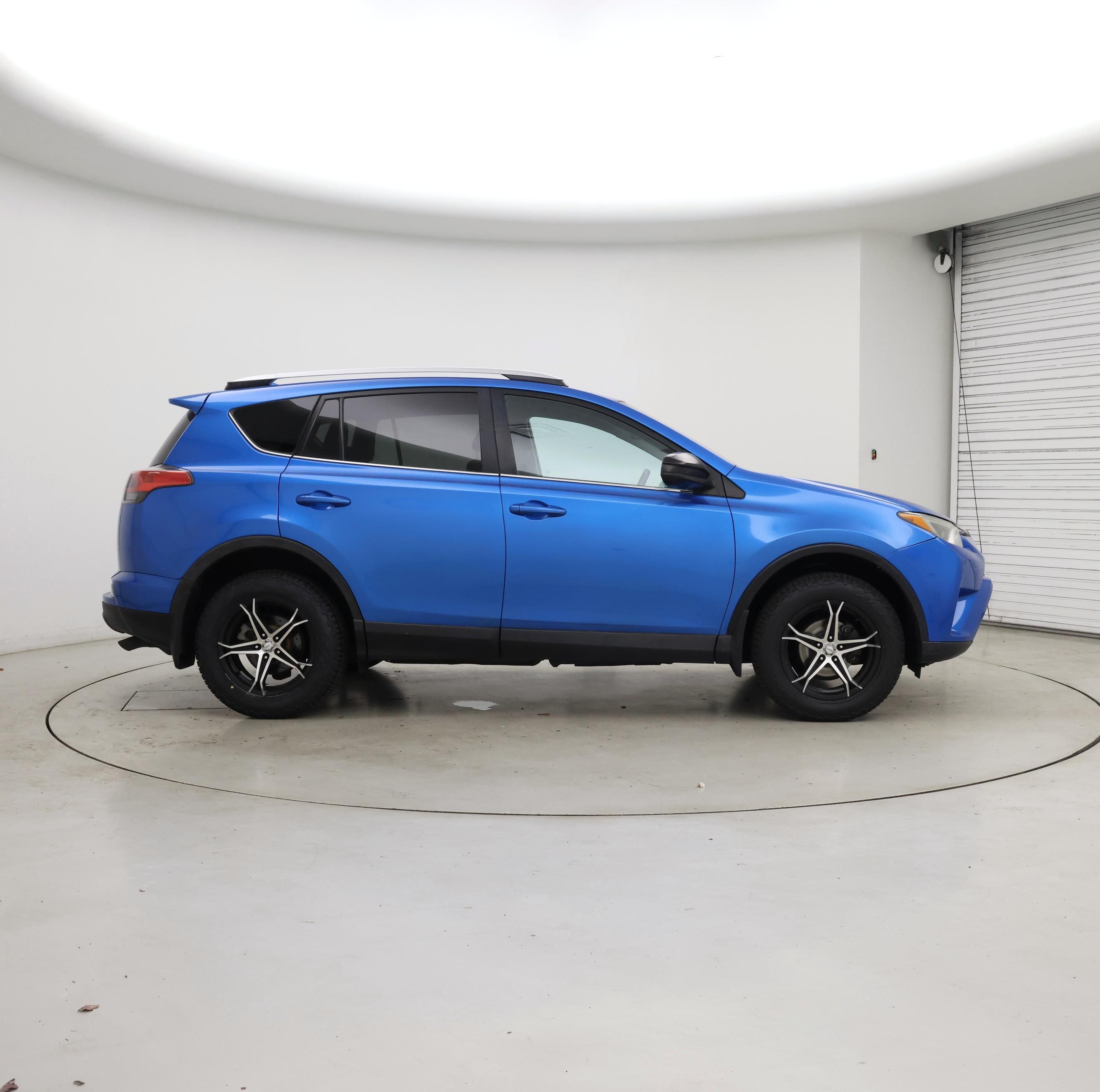 Thumbnail: 2016 Toyota RAV4 - 7