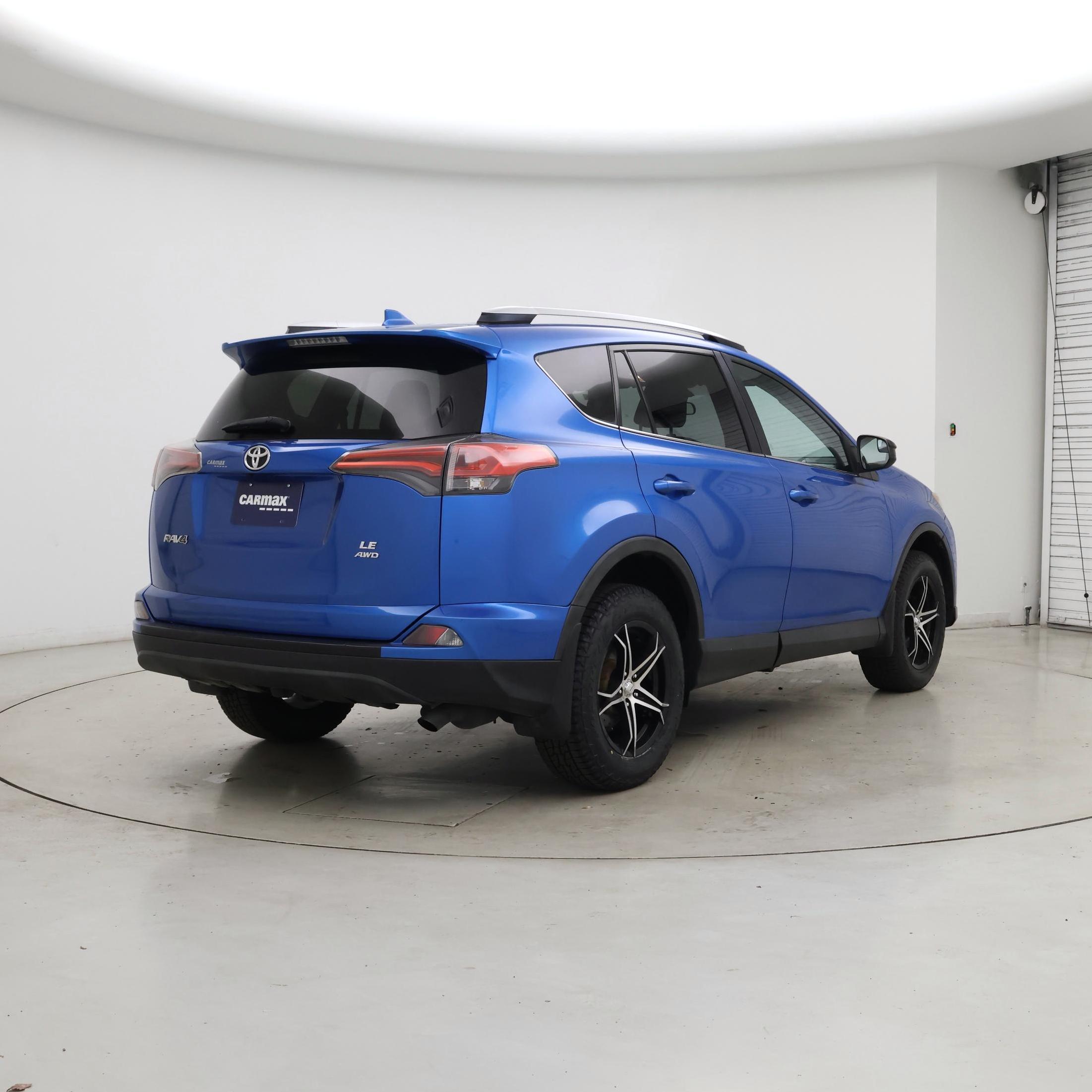 Thumbnail: 2016 Toyota RAV4 - 8