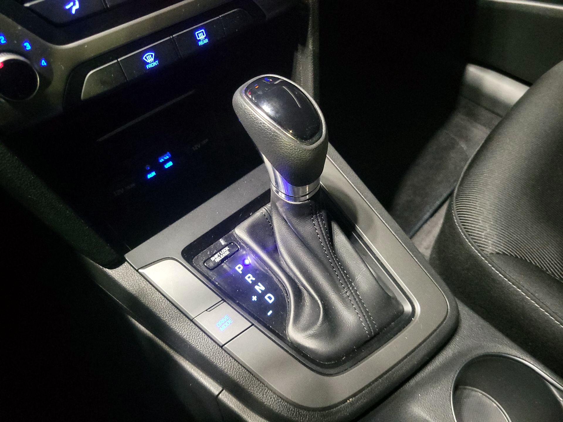 Thumbnail: 2018 Hyundai Elantra - 15