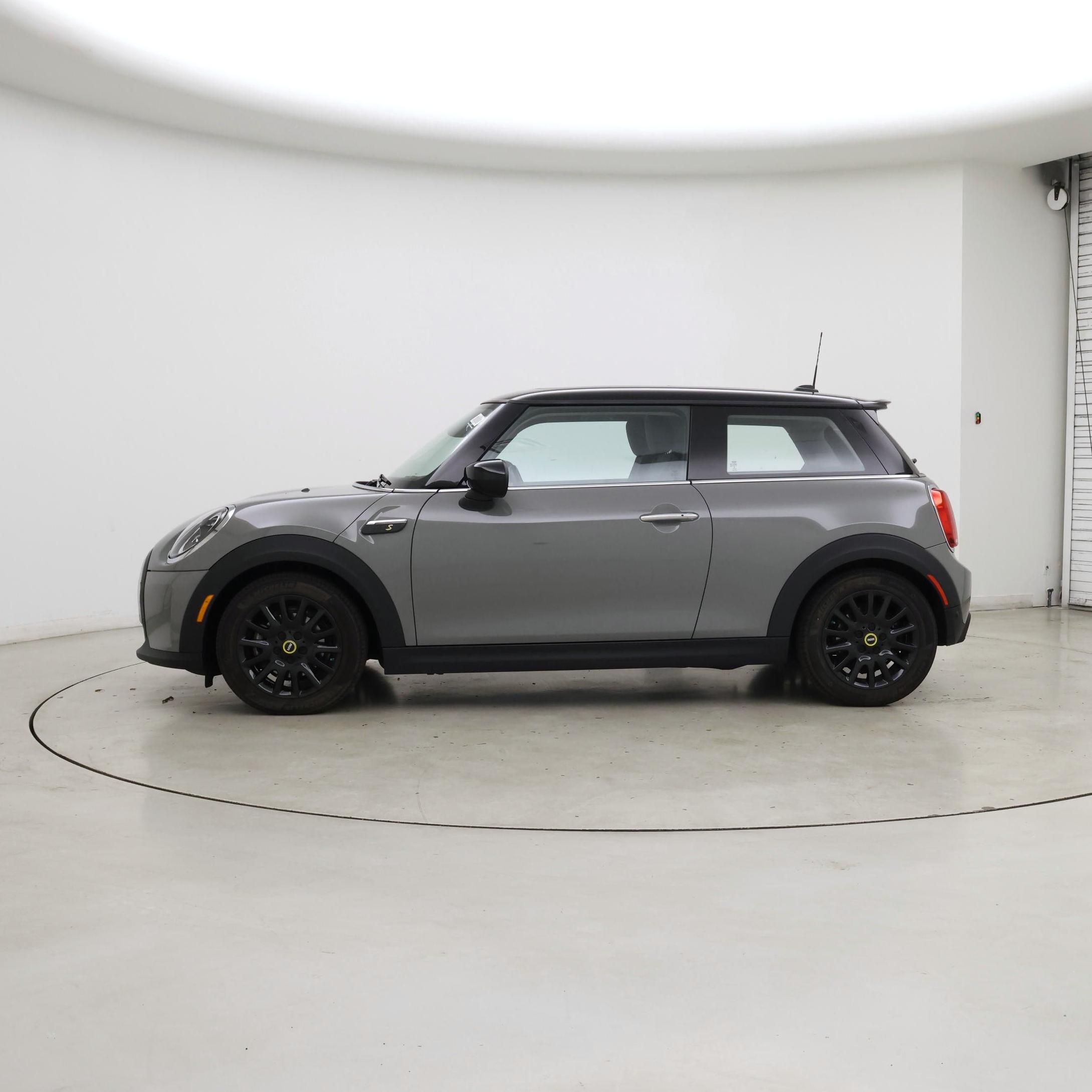Thumbnail: 2022 MINI Cooper Hardtop - 3