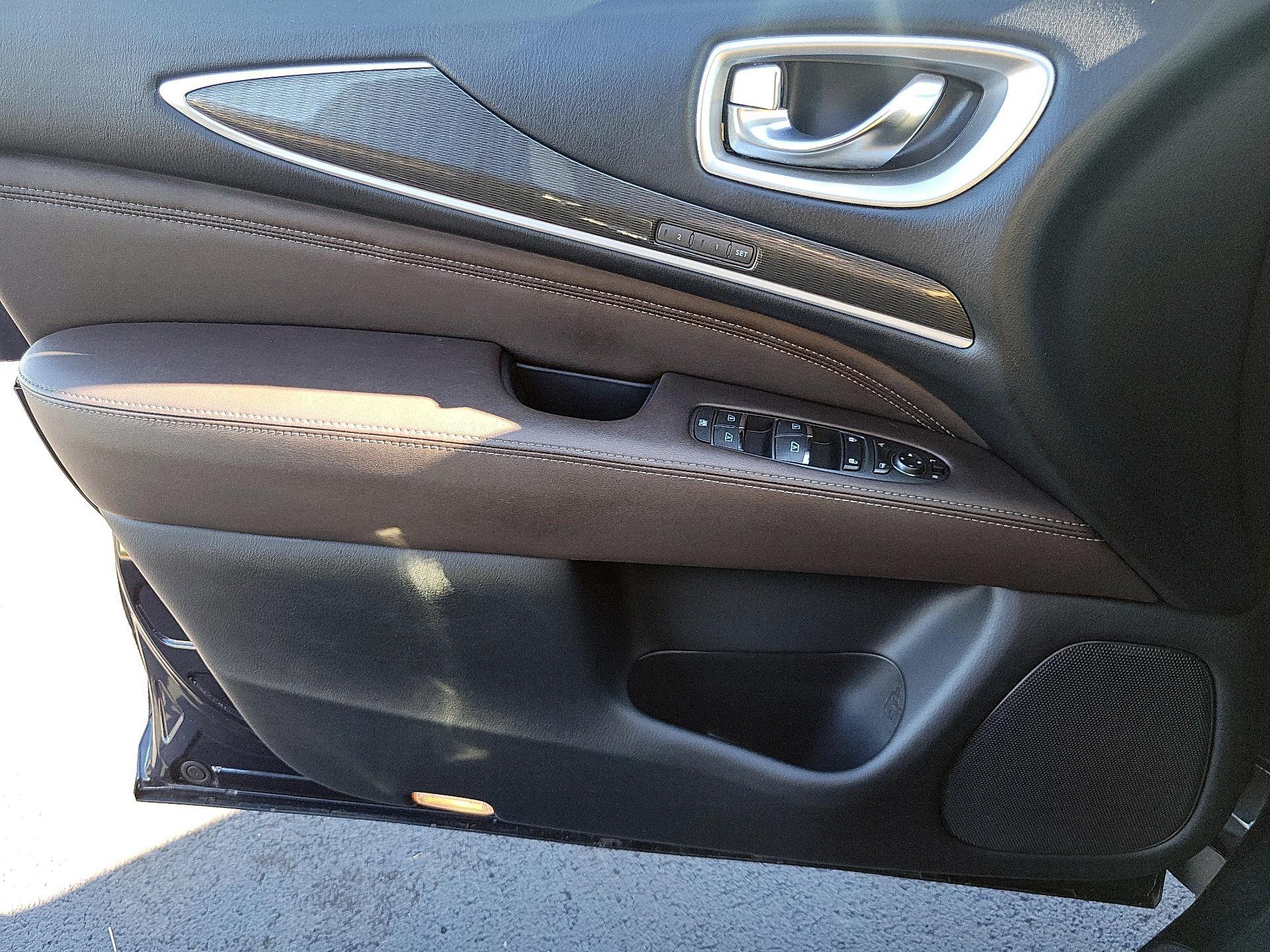 Thumbnail: 2020 INFINITI QX60 - 10