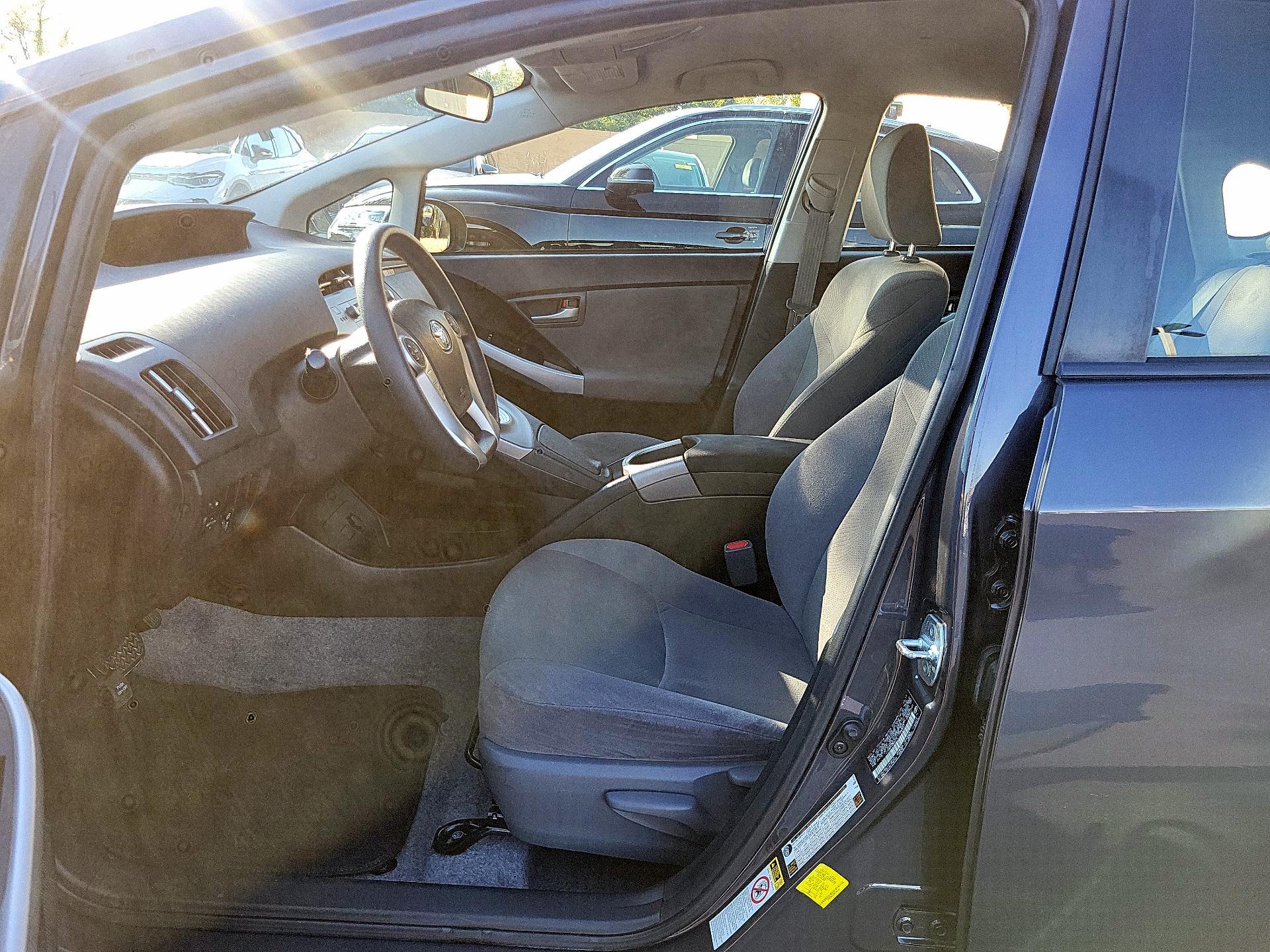 Thumbnail: 2014 Toyota Prius - 9