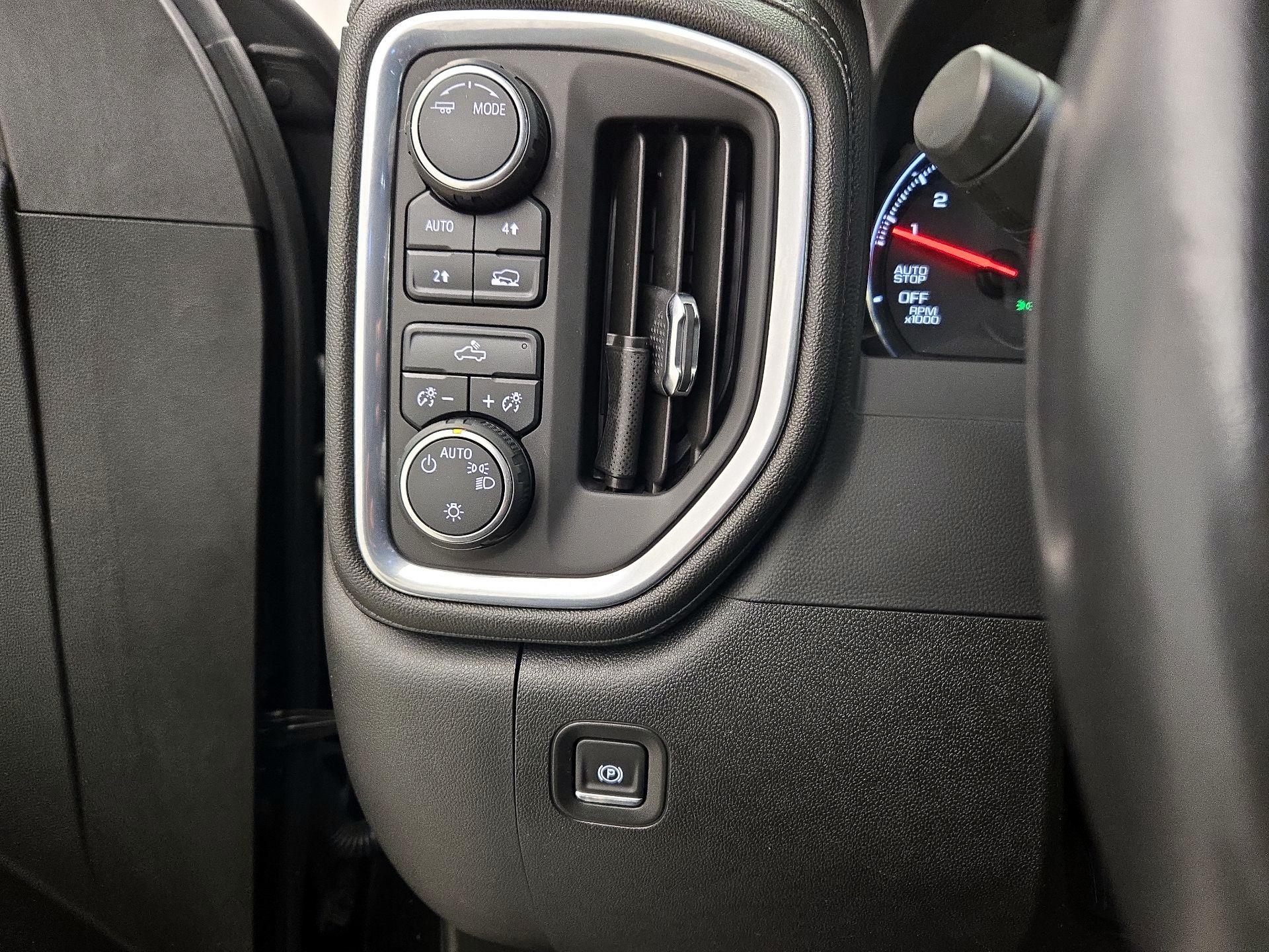 Thumbnail: 2020 Chevrolet Silverado 1500 - 13