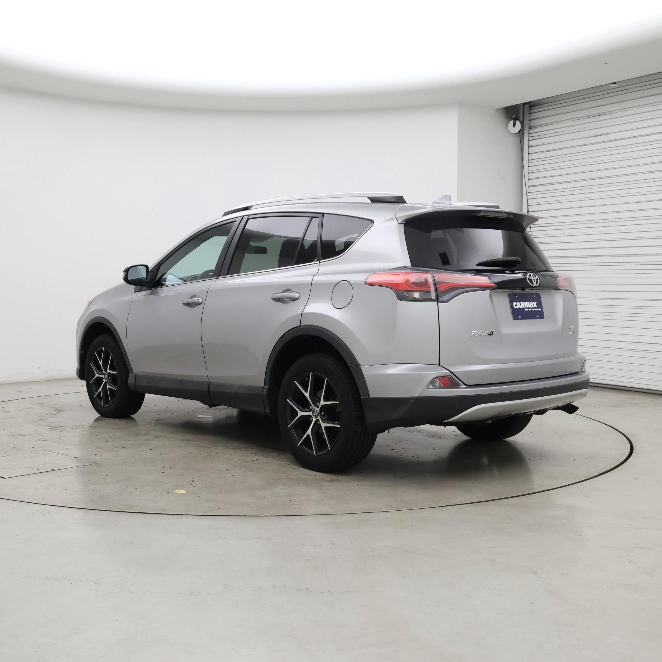 Thumbnail: 2016 Toyota RAV4 - 2
