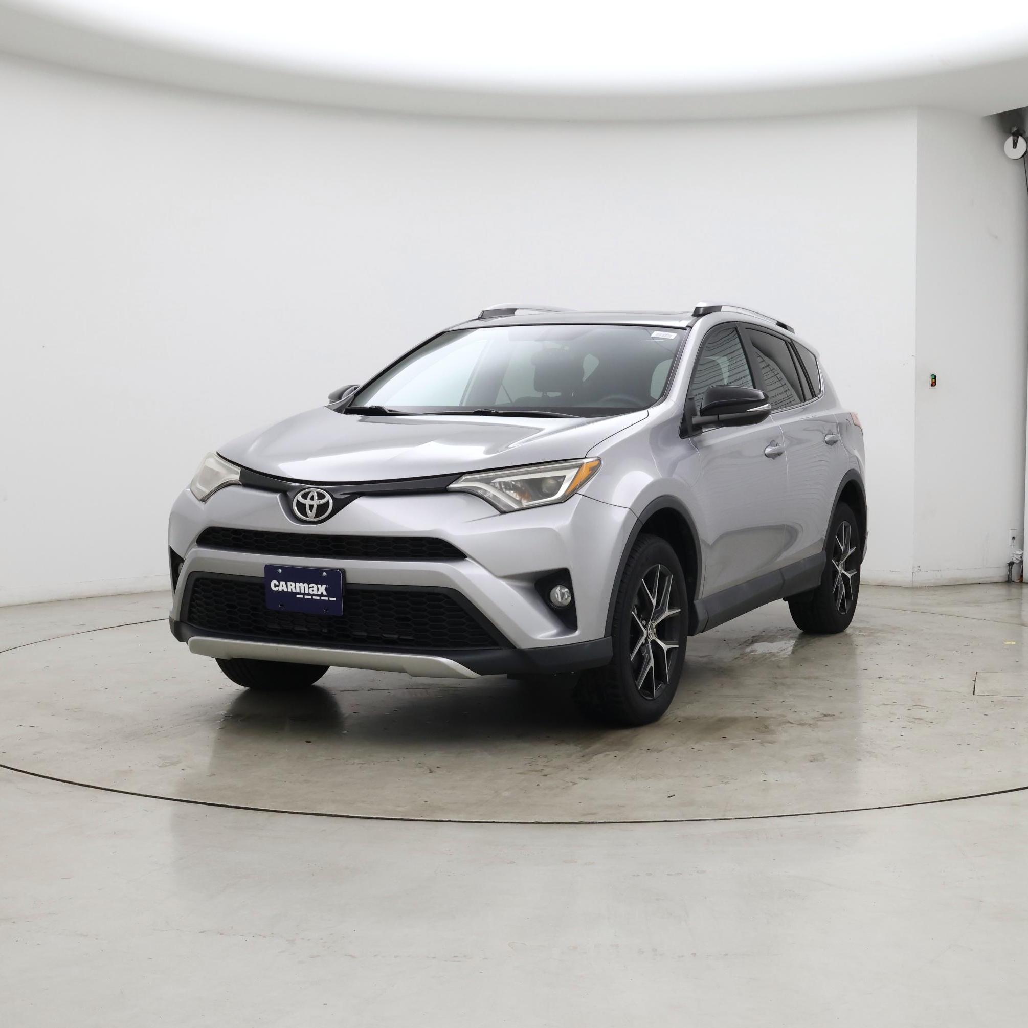 Thumbnail: 2016 Toyota RAV4 - 4