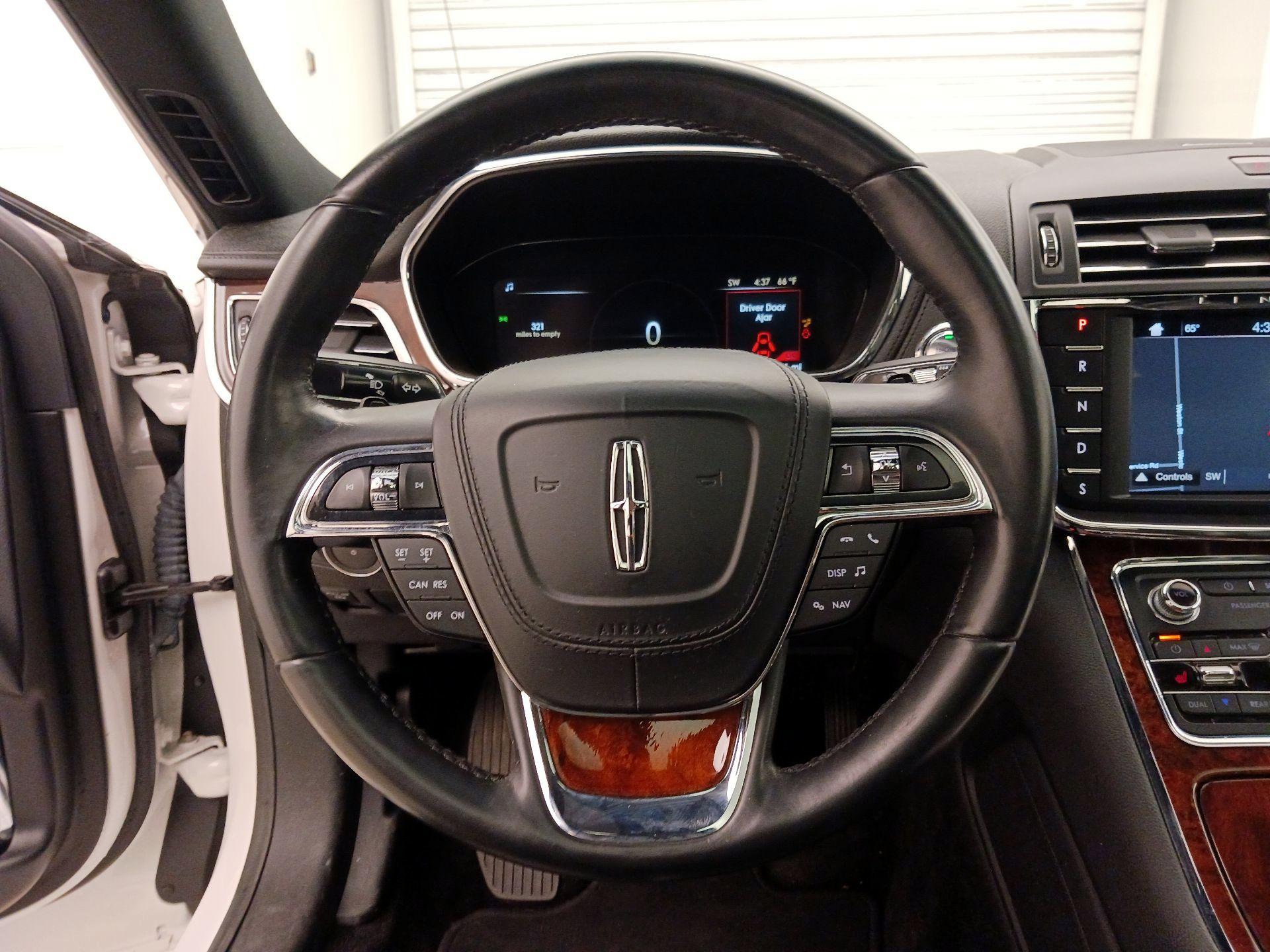 Thumbnail: 2017 Lincoln Continental - 10