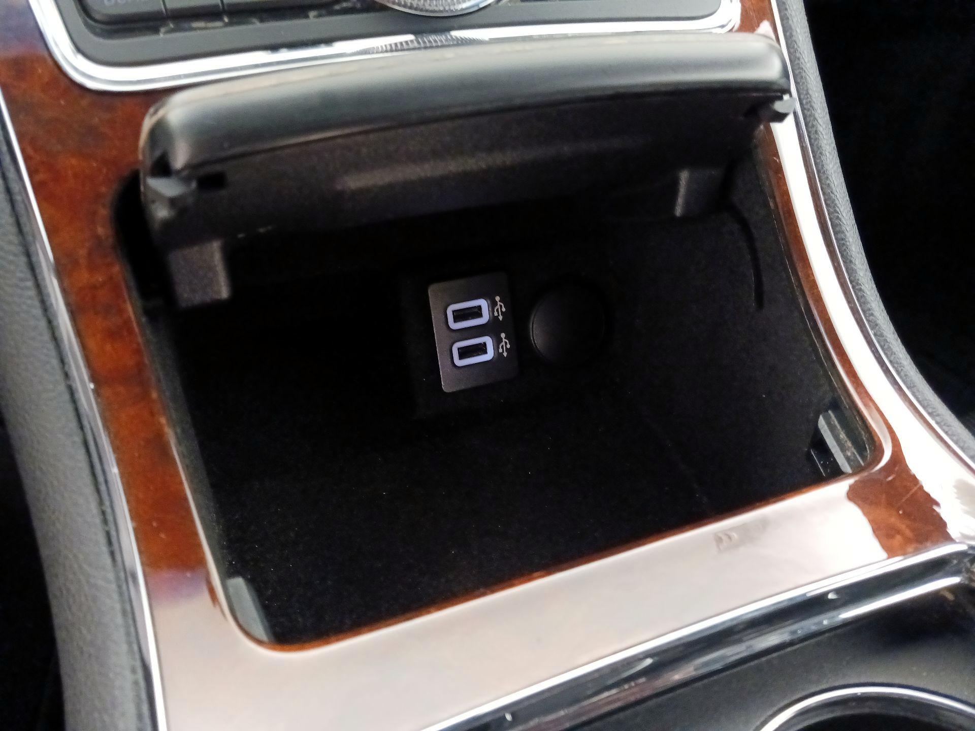 Thumbnail: 2017 Lincoln Continental - 19