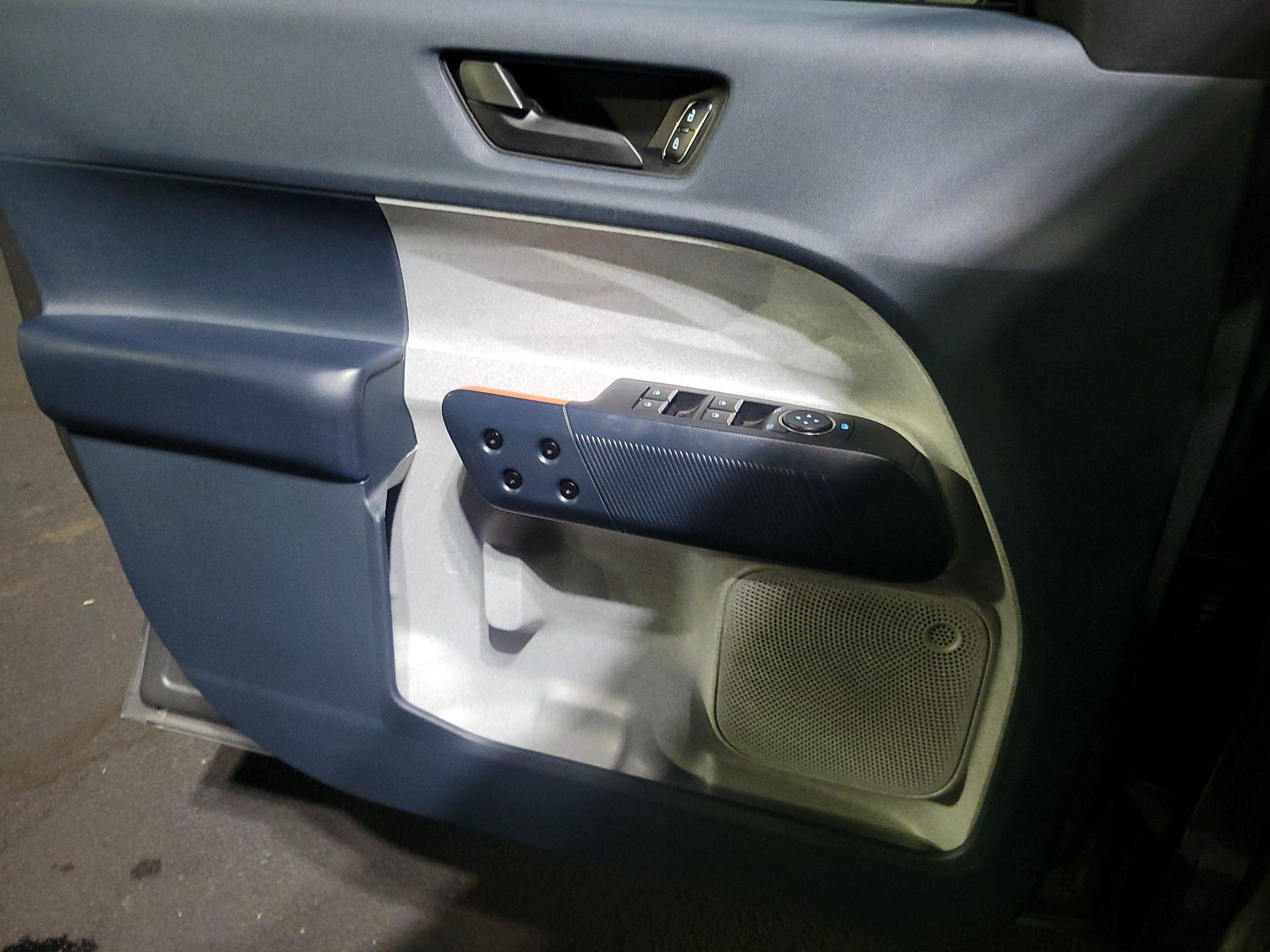 Thumbnail: 2022 Ford Maverick - 10