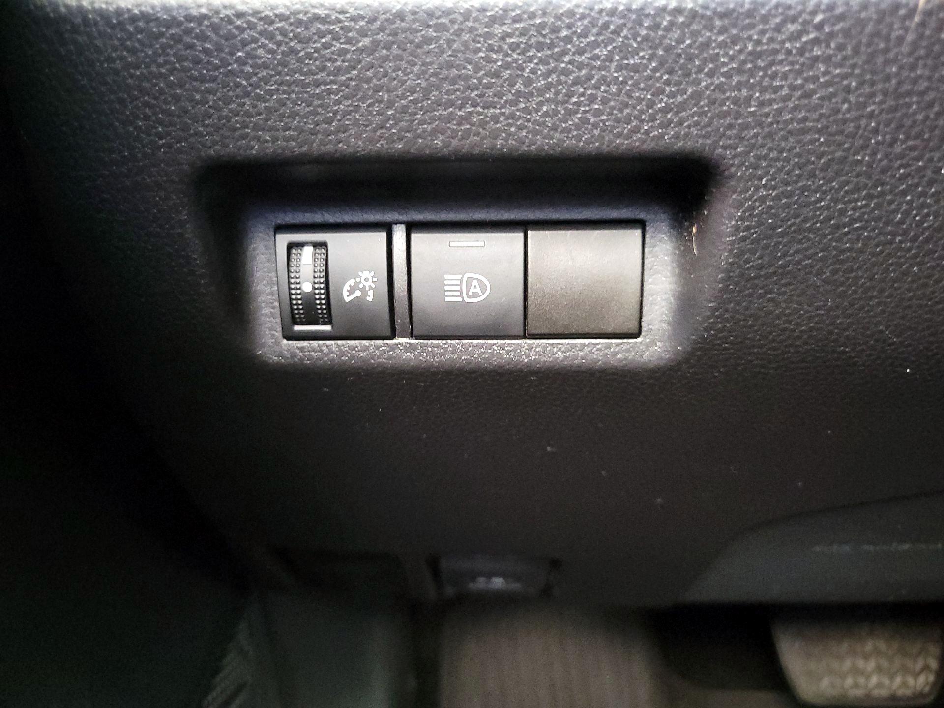 Thumbnail: 2021 Toyota RAV4 - 13