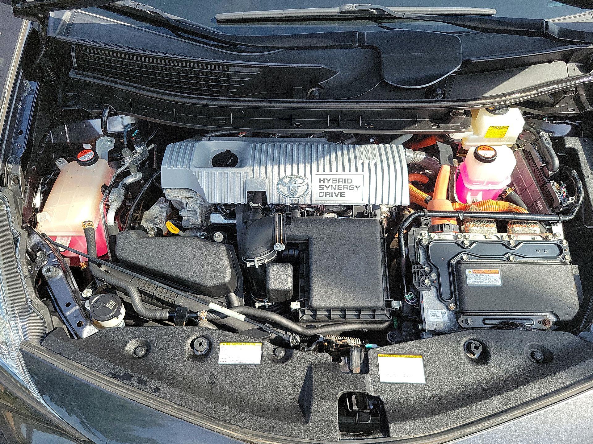 Thumbnail: 2017 Toyota Prius v - 20