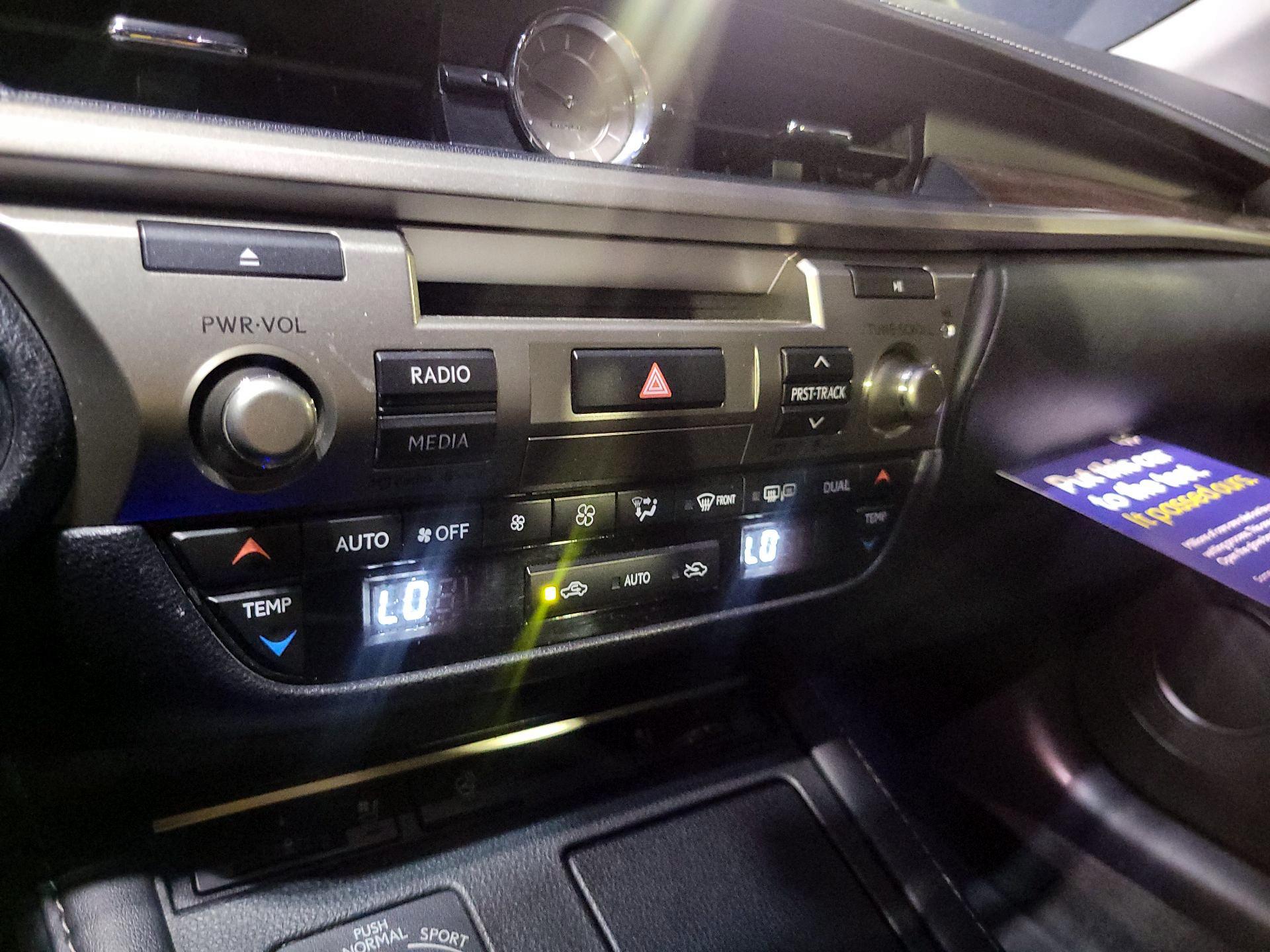 Thumbnail: 2016 Lexus ES - 15