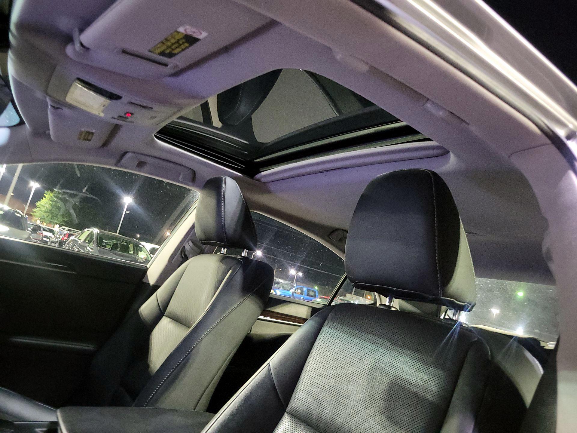 Thumbnail: 2016 Lexus ES - 18