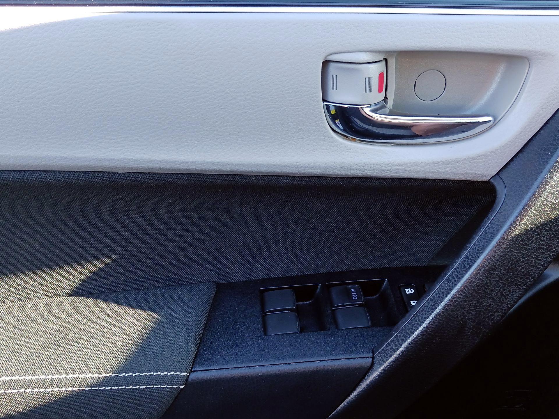 Thumbnail: 2019 Toyota Corolla - 10