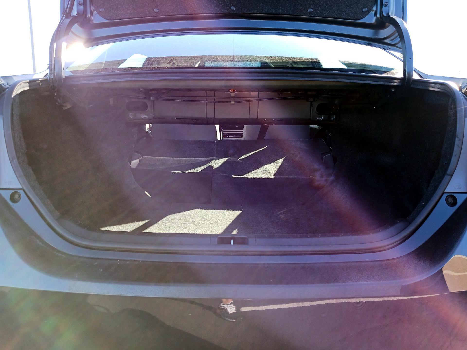 Thumbnail: 2019 Toyota Corolla - 19