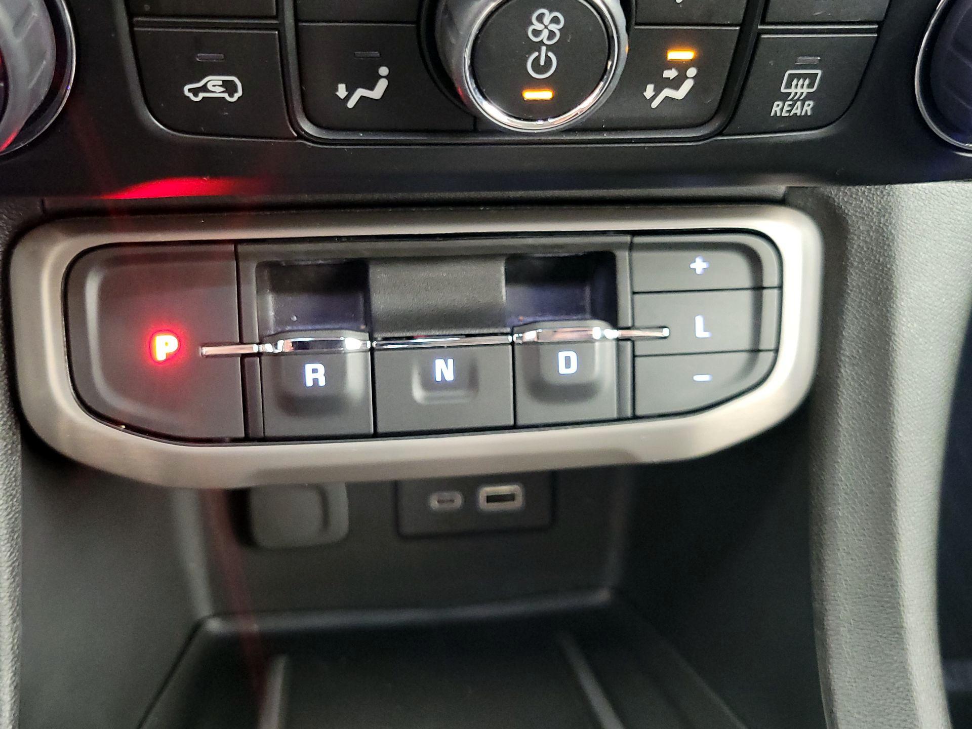 Thumbnail: 2023 GMC Acadia - 18