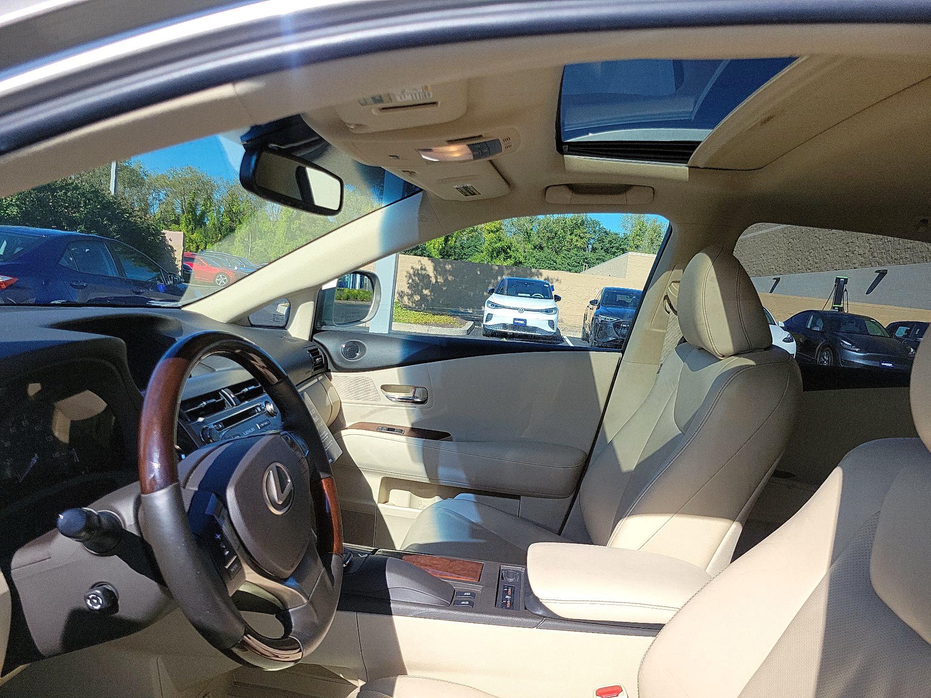 Thumbnail: 2015 Lexus RX - 18