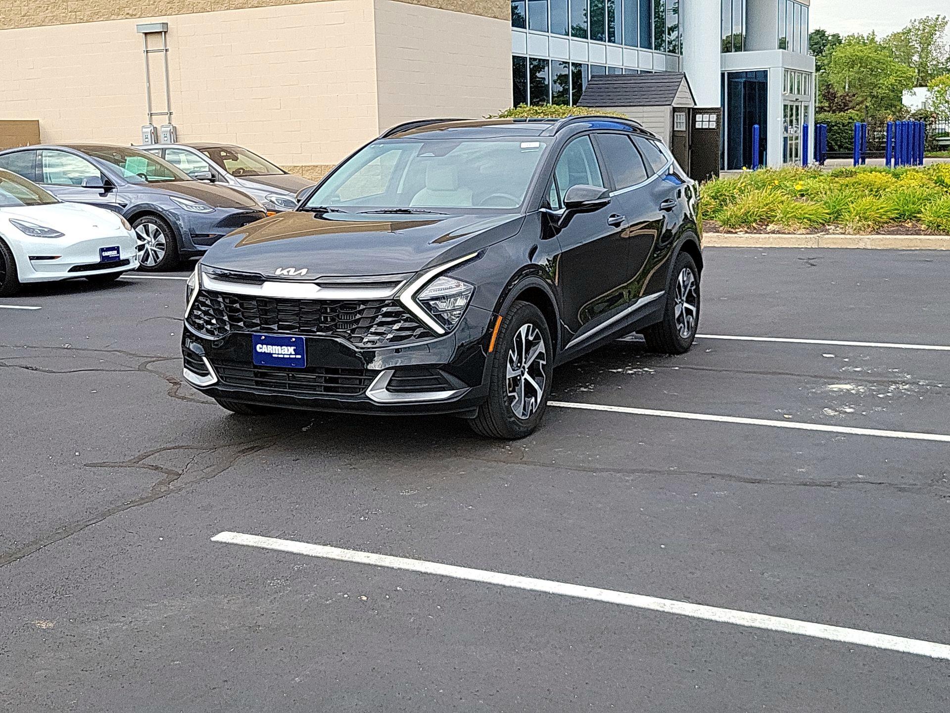 Thumbnail: 2023 Kia Sportage - 3