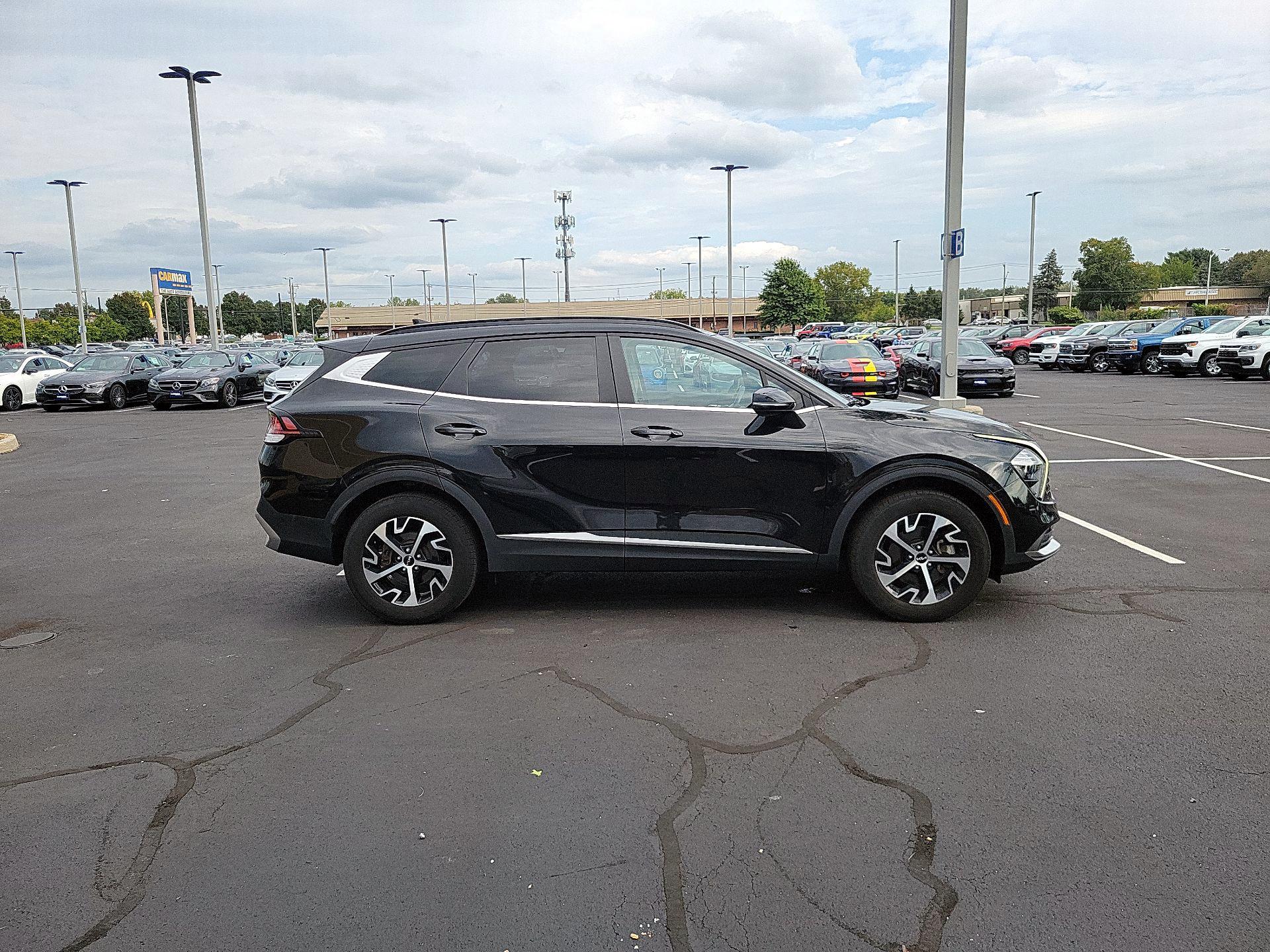 Thumbnail: 2023 Kia Sportage - 4
