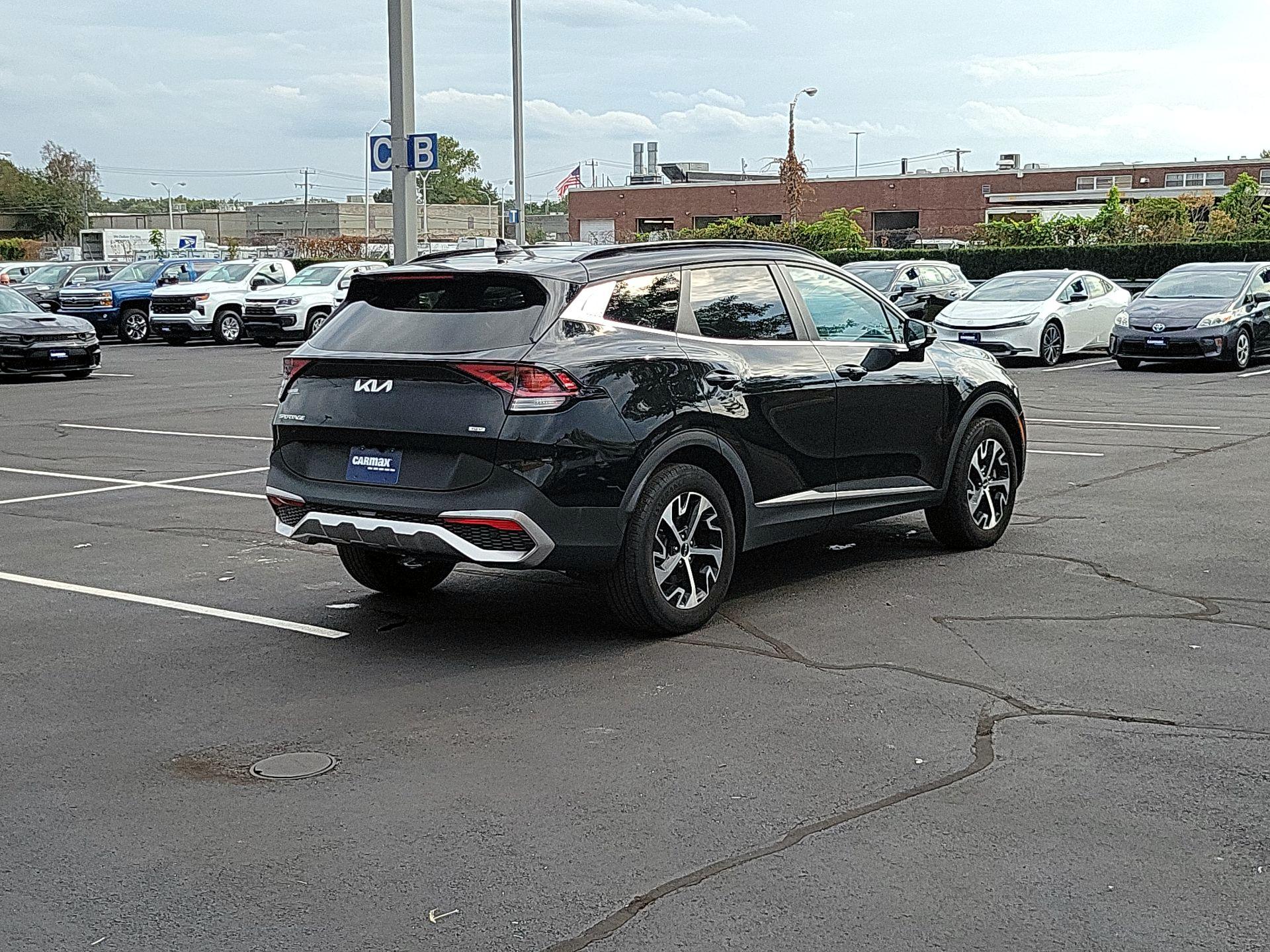 Thumbnail: 2023 Kia Sportage - 5