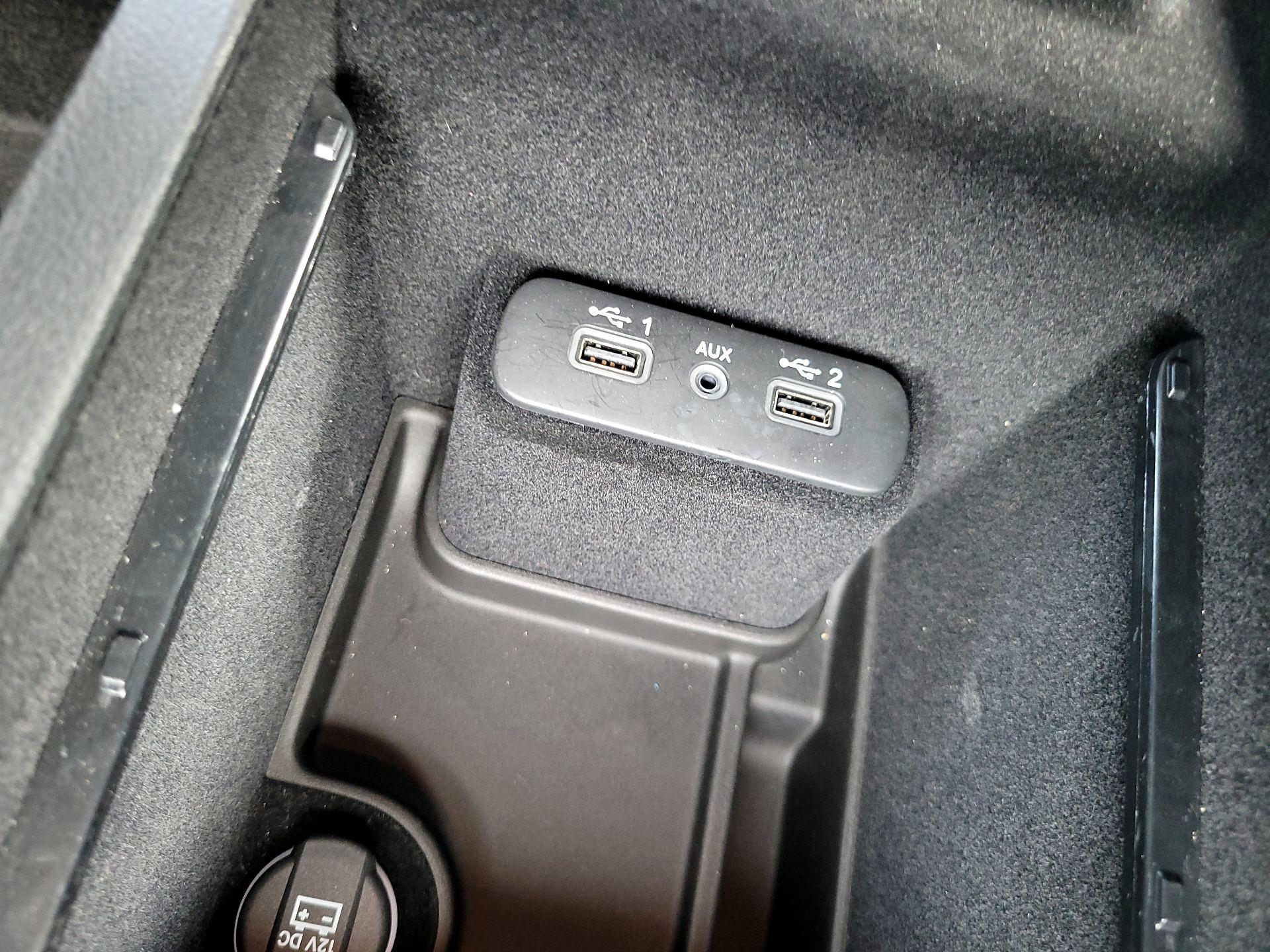 Thumbnail: 2022 Dodge Charger - 16