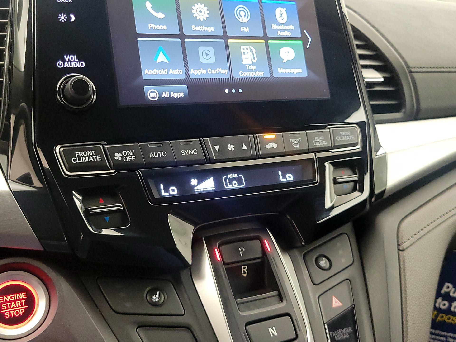 Thumbnail: 2019 Honda Odyssey - 16