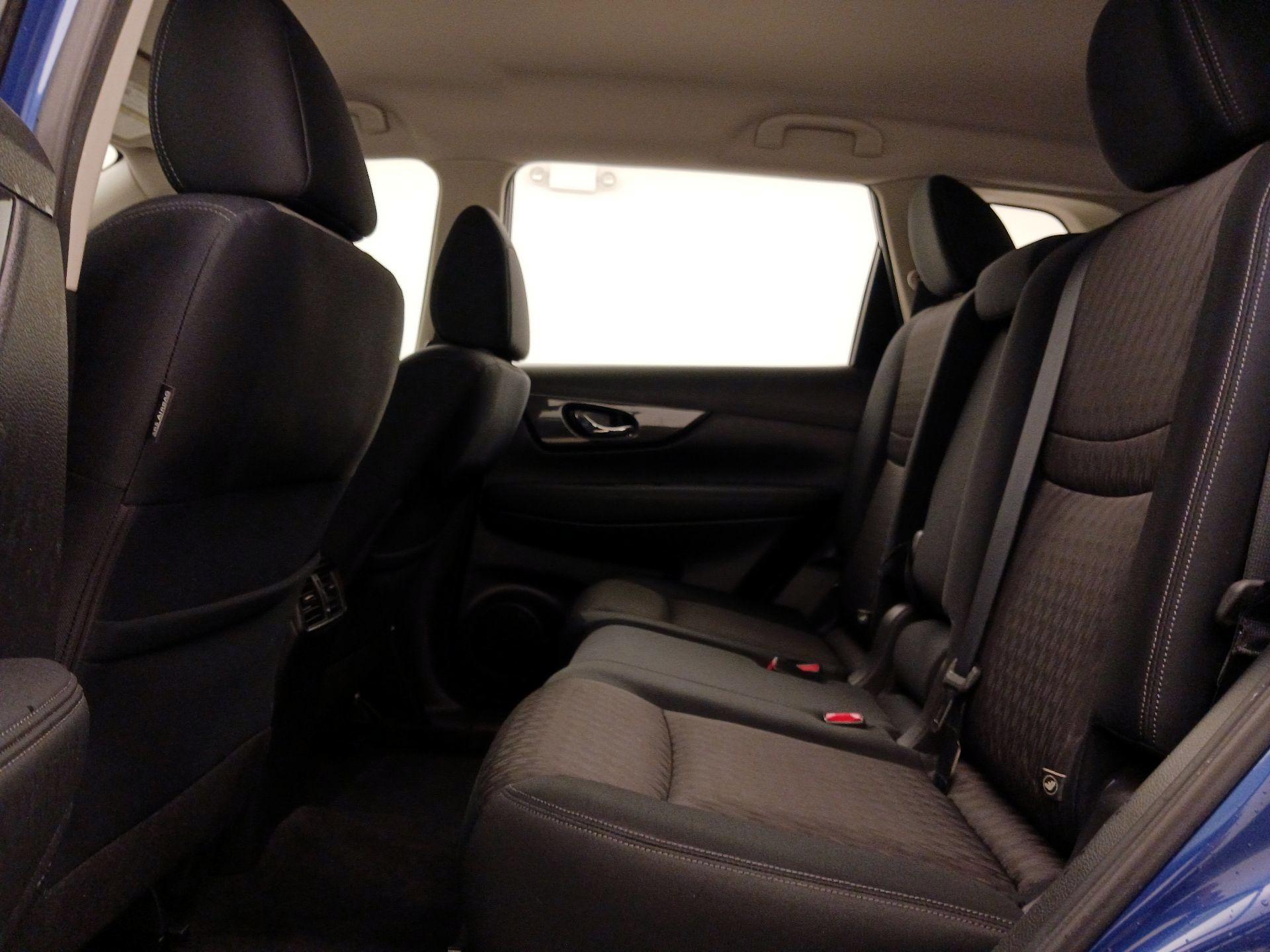 Thumbnail: 2017 Nissan Rogue - 19