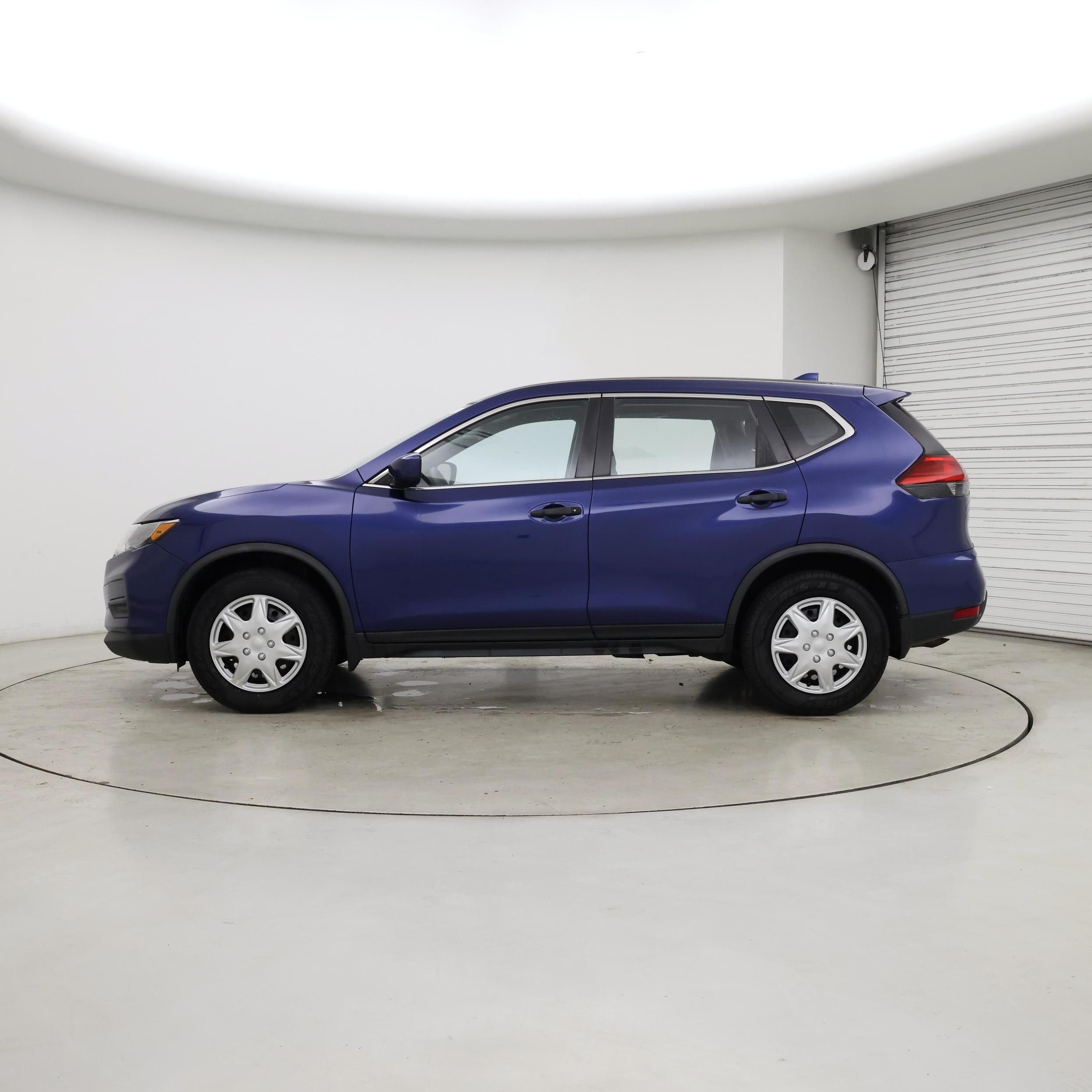 Thumbnail: 2017 Nissan Rogue - 3
