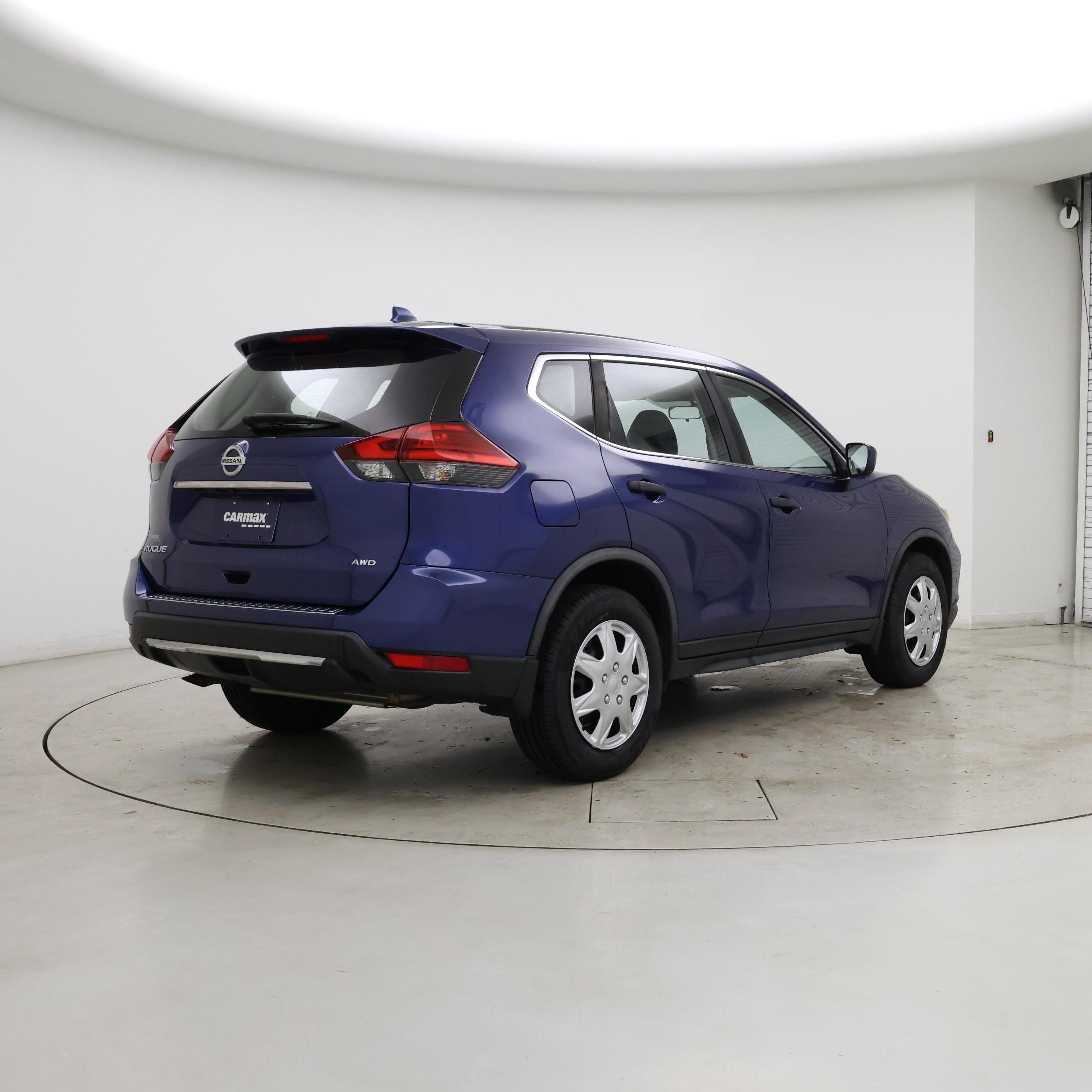 Thumbnail: 2017 Nissan Rogue - 8