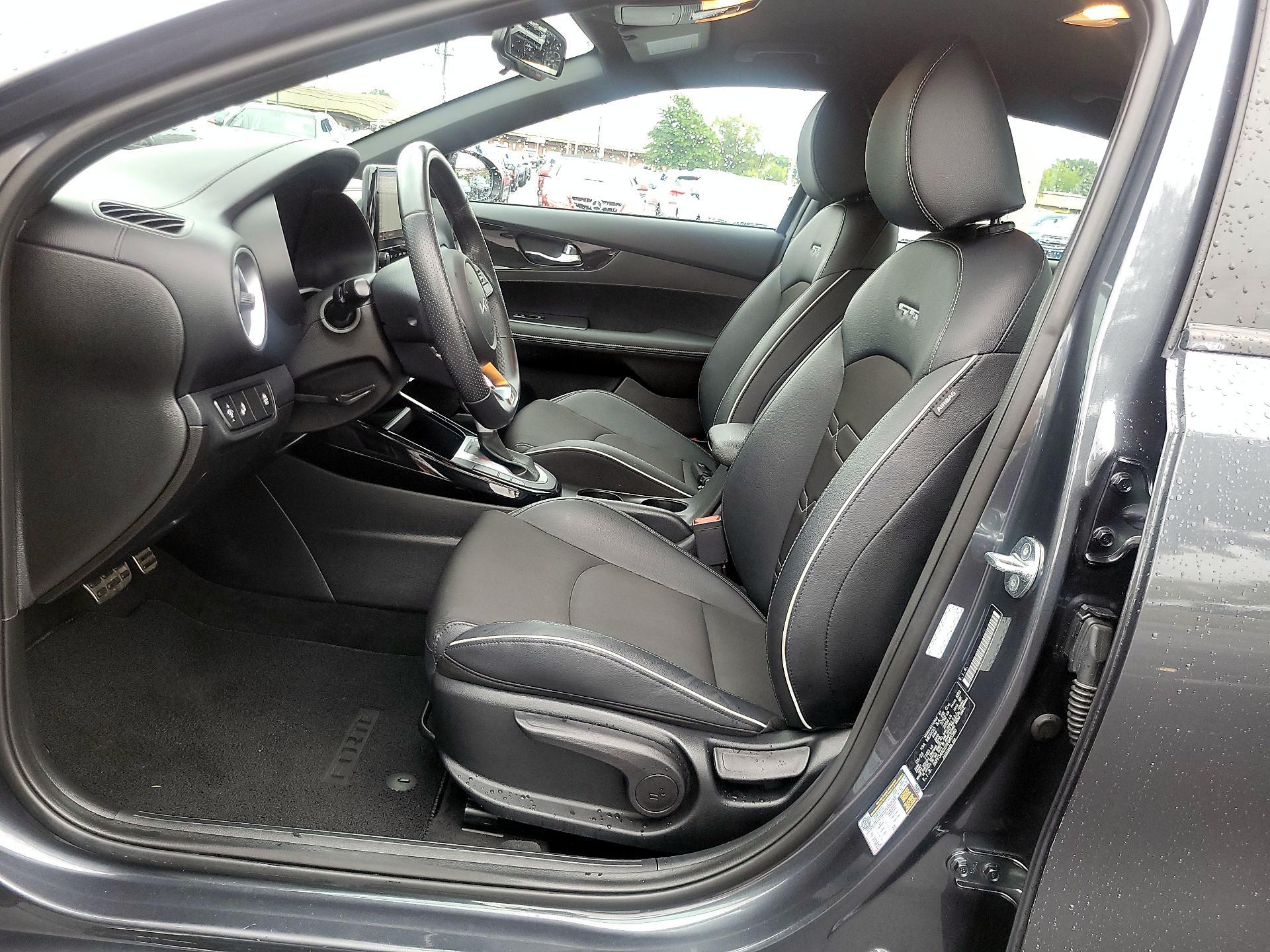 Thumbnail: 2023 Kia Forte - 9