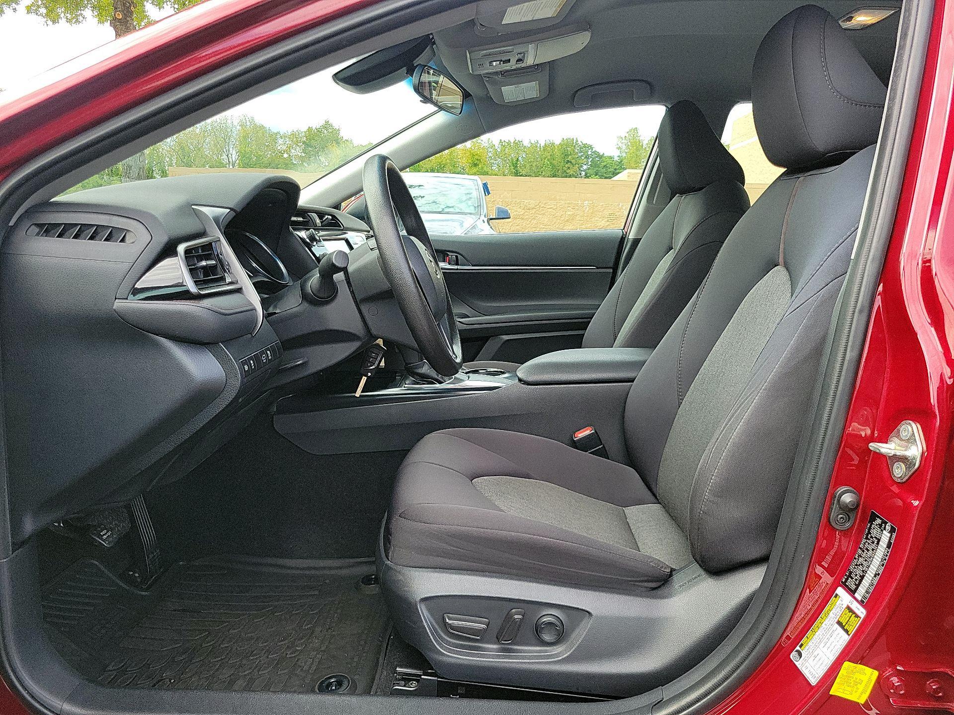 Thumbnail: 2019 Toyota Camry - 9
