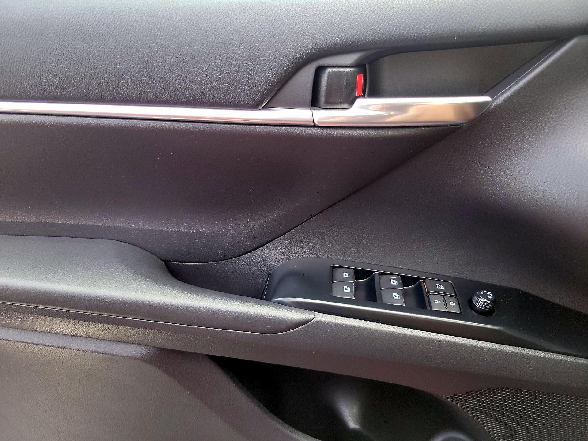 Thumbnail: 2019 Toyota Camry - 10