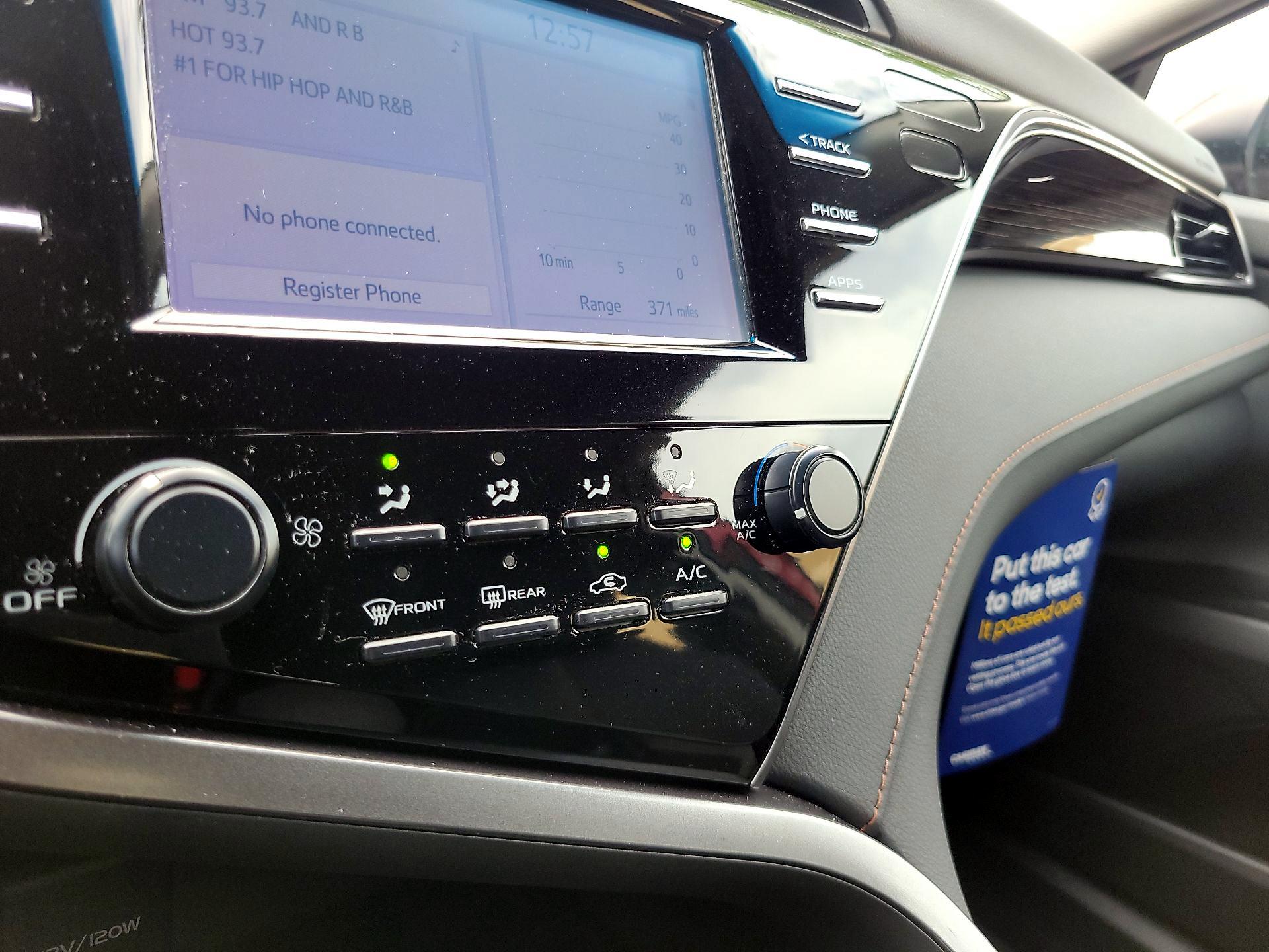 Thumbnail: 2019 Toyota Camry - 14