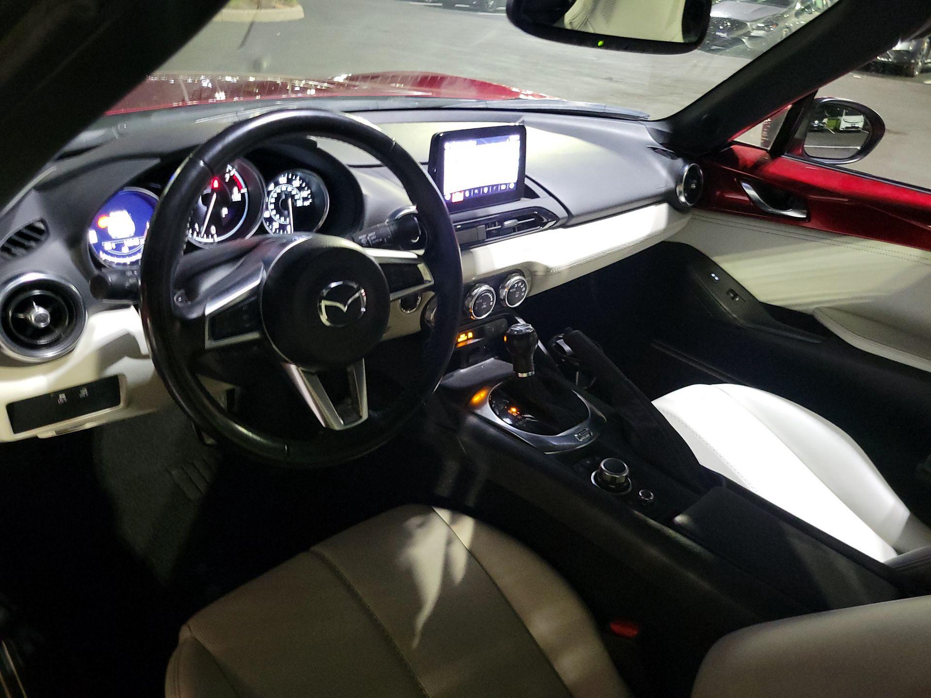 Thumbnail: 2021 Mazda MX-5 Miata - 8