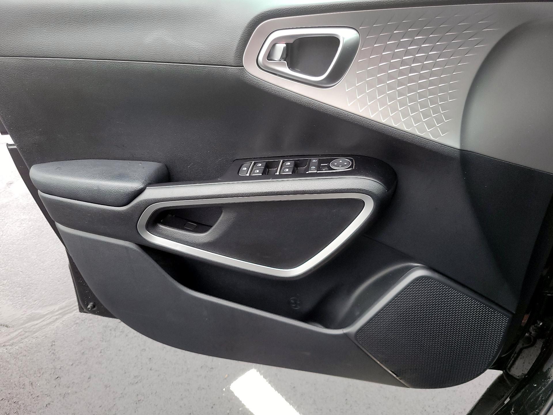 Thumbnail: 2023 Kia Soul - 10