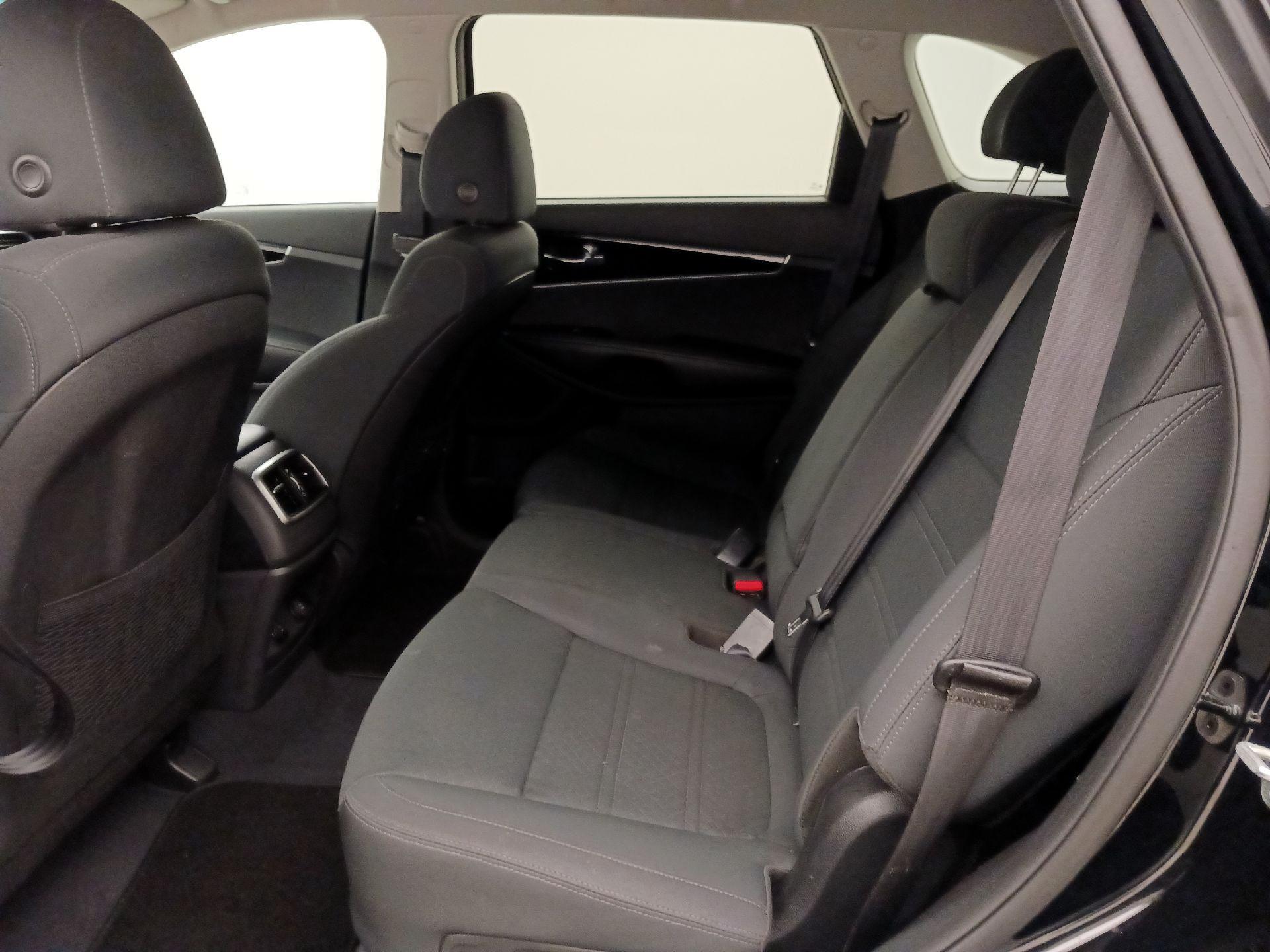 Thumbnail: 2020 Kia Sorento - 19