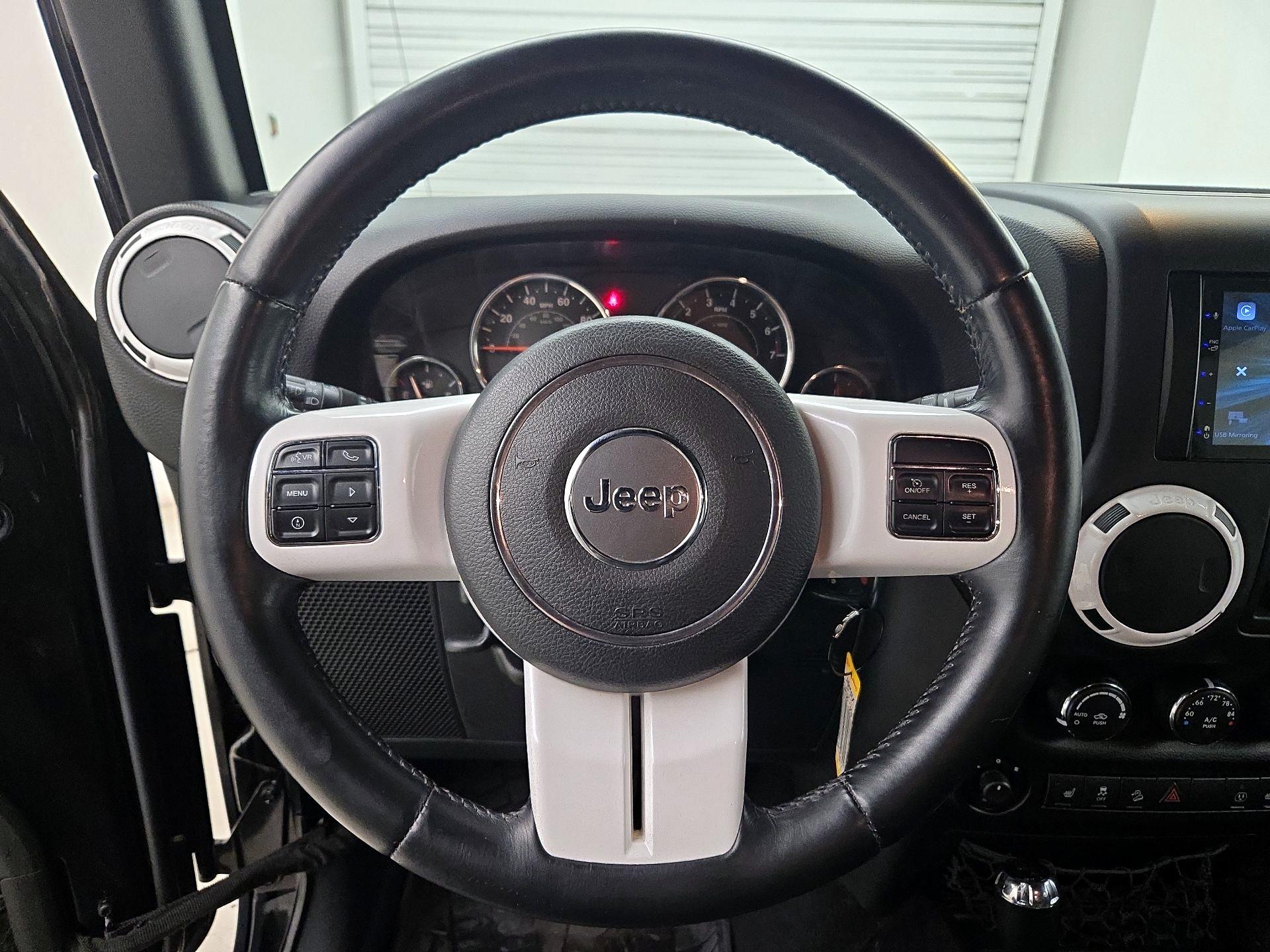 Thumbnail: 2015 Jeep Wrangler - 10