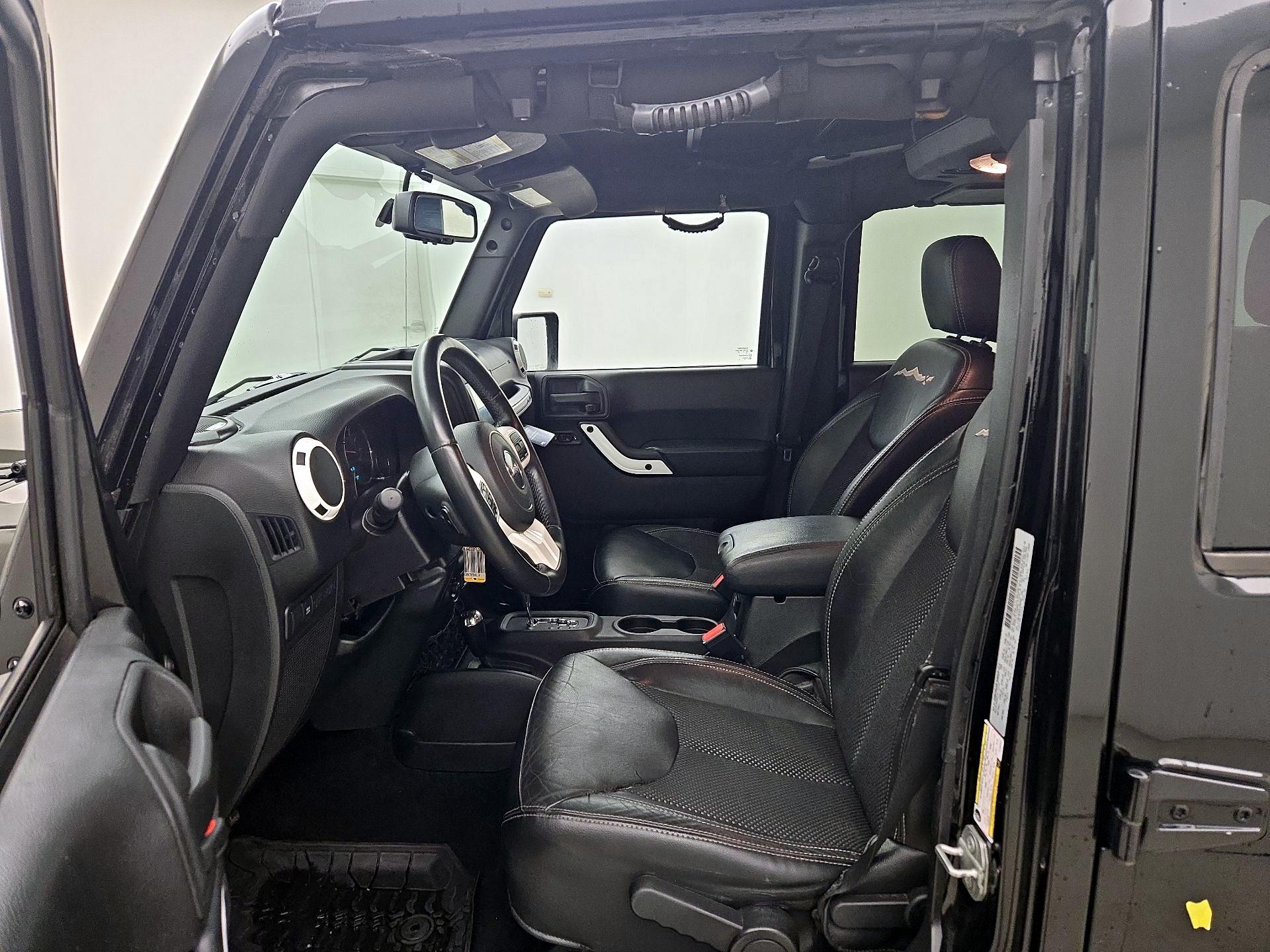 Thumbnail: 2015 Jeep Wrangler - 11