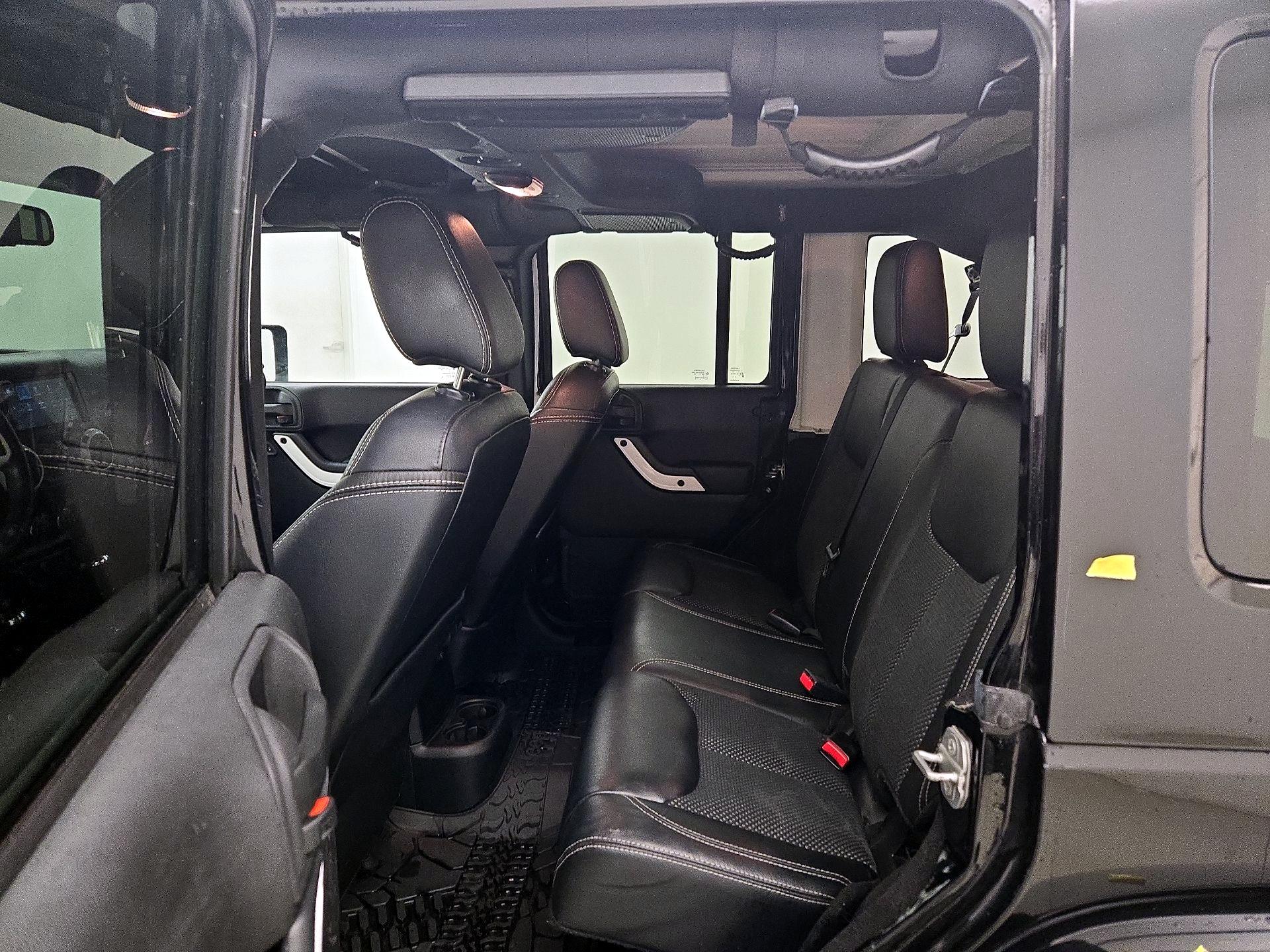 Thumbnail: 2015 Jeep Wrangler - 19