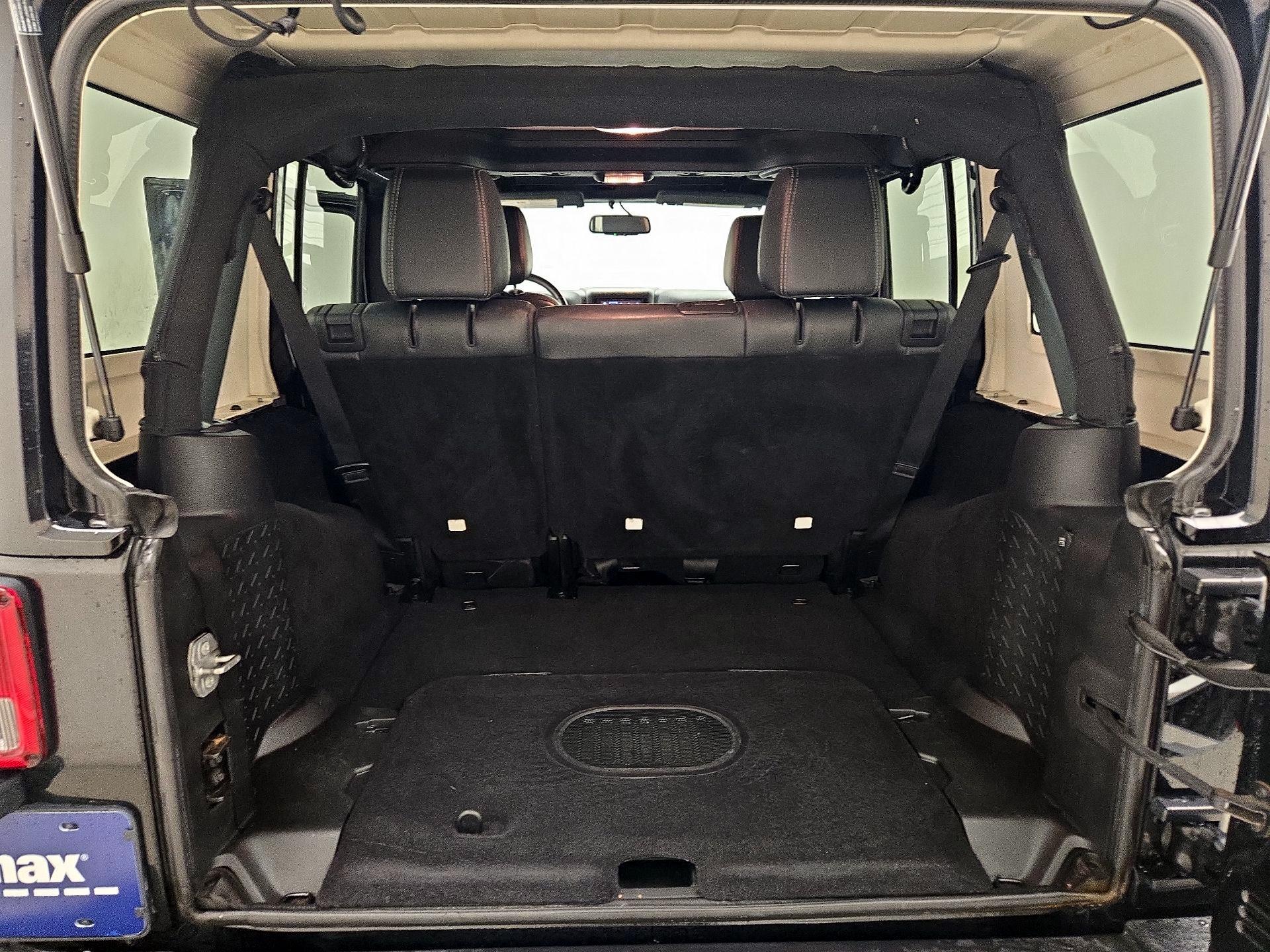 Thumbnail: 2015 Jeep Wrangler - 20