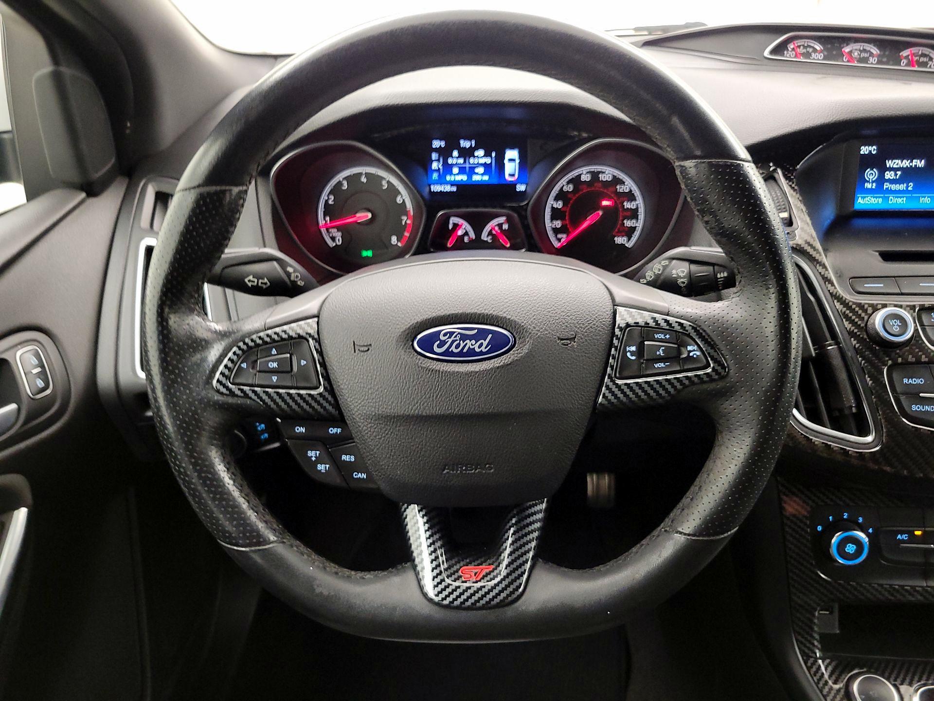Thumbnail: 2017 Ford Focus - 10