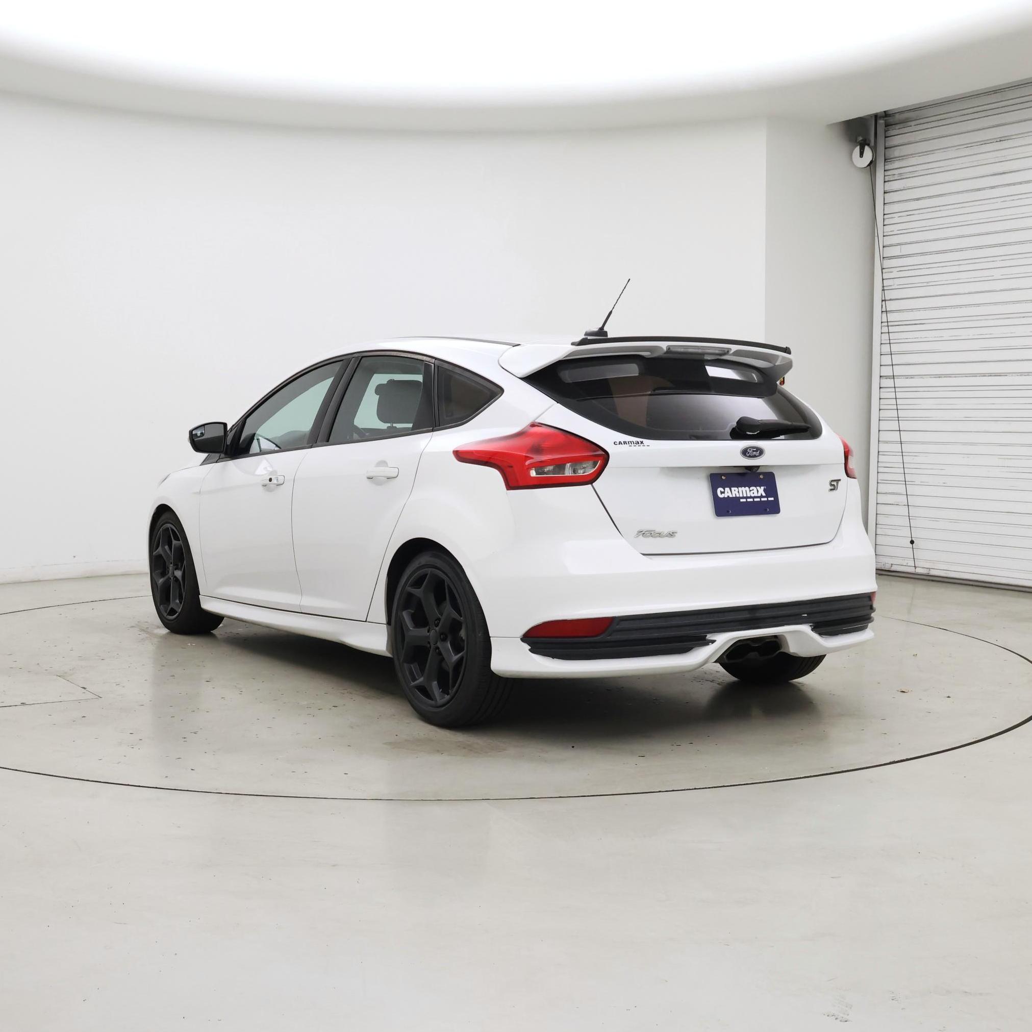 Thumbnail: 2017 Ford Focus - 2