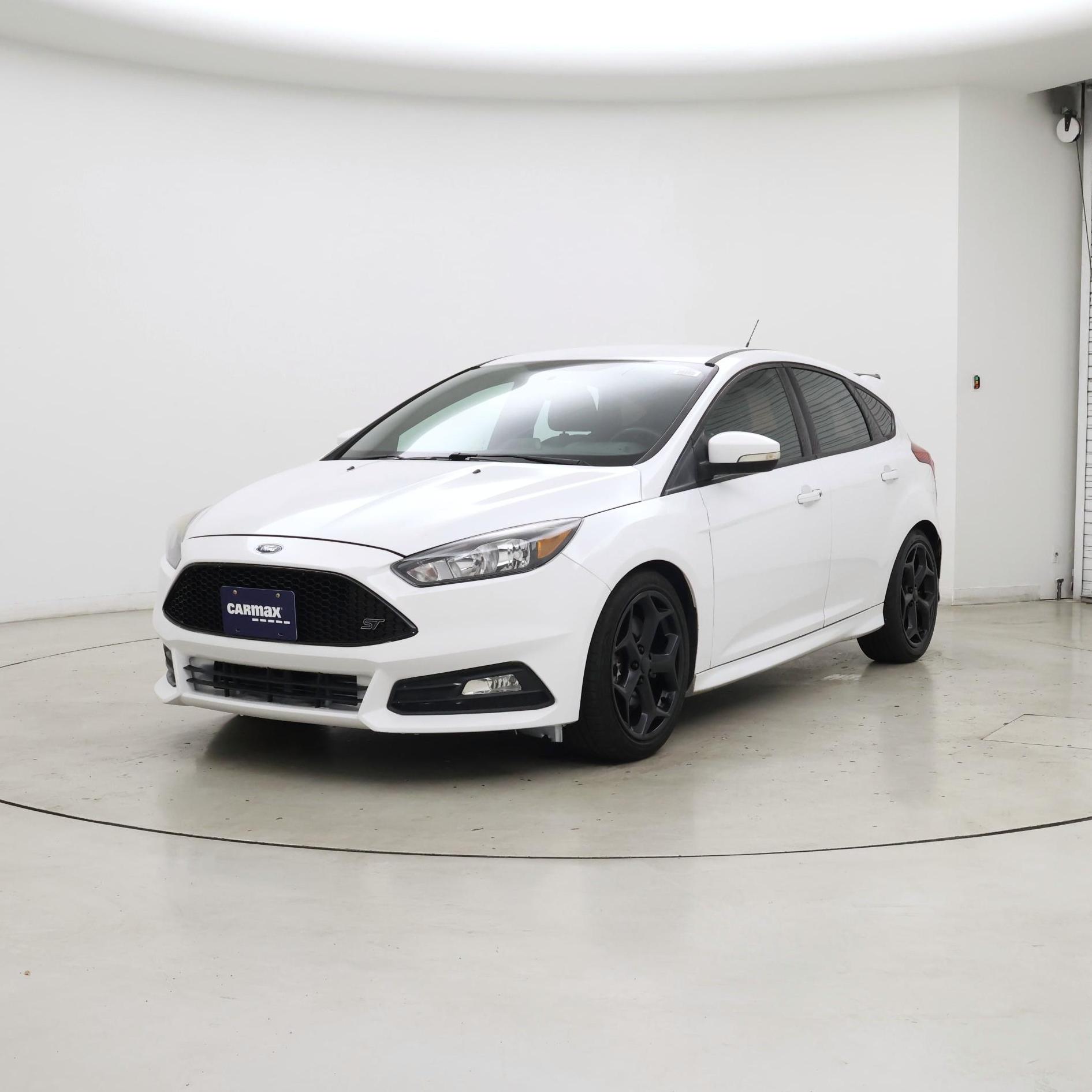 Thumbnail: 2017 Ford Focus - 4