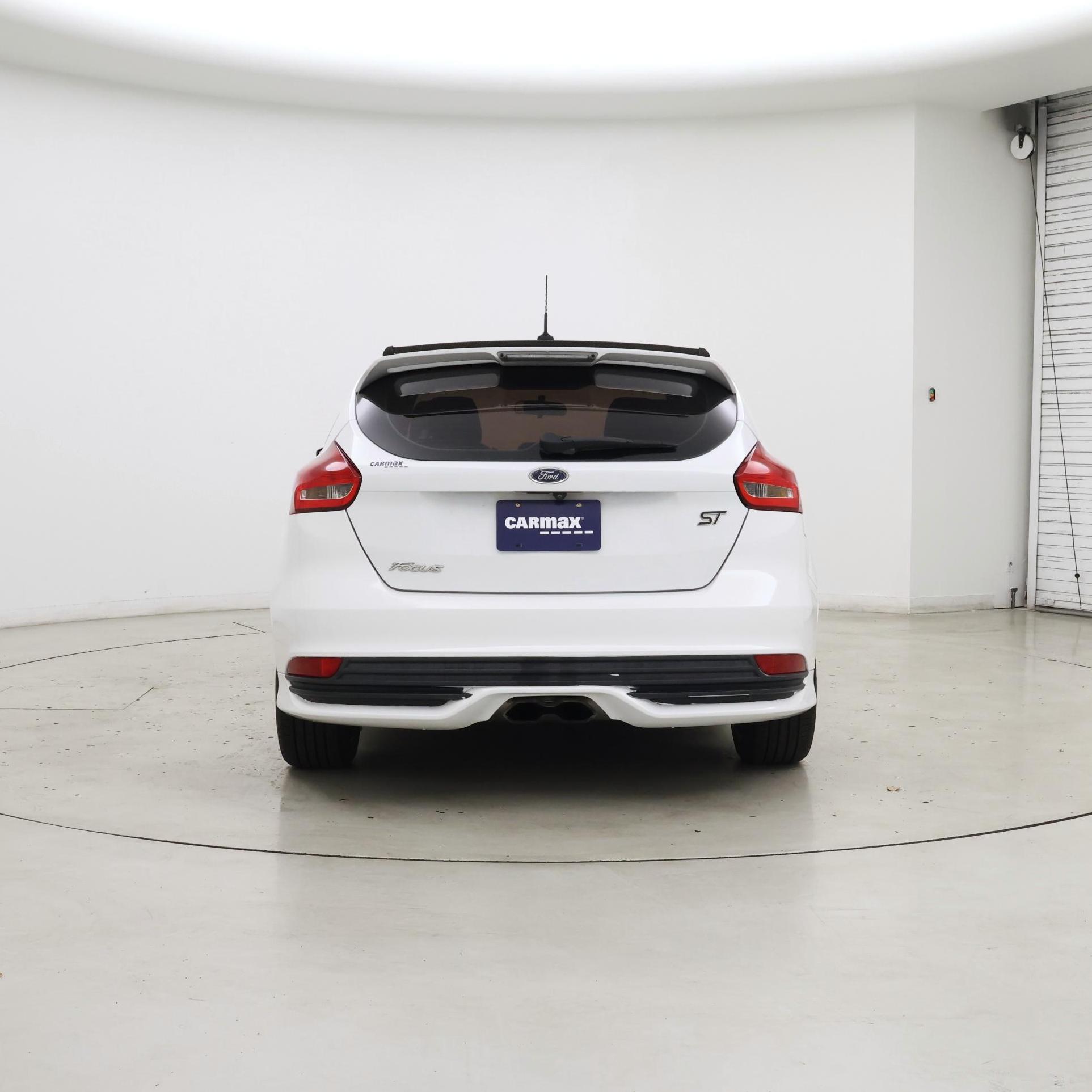 Thumbnail: 2017 Ford Focus - 6