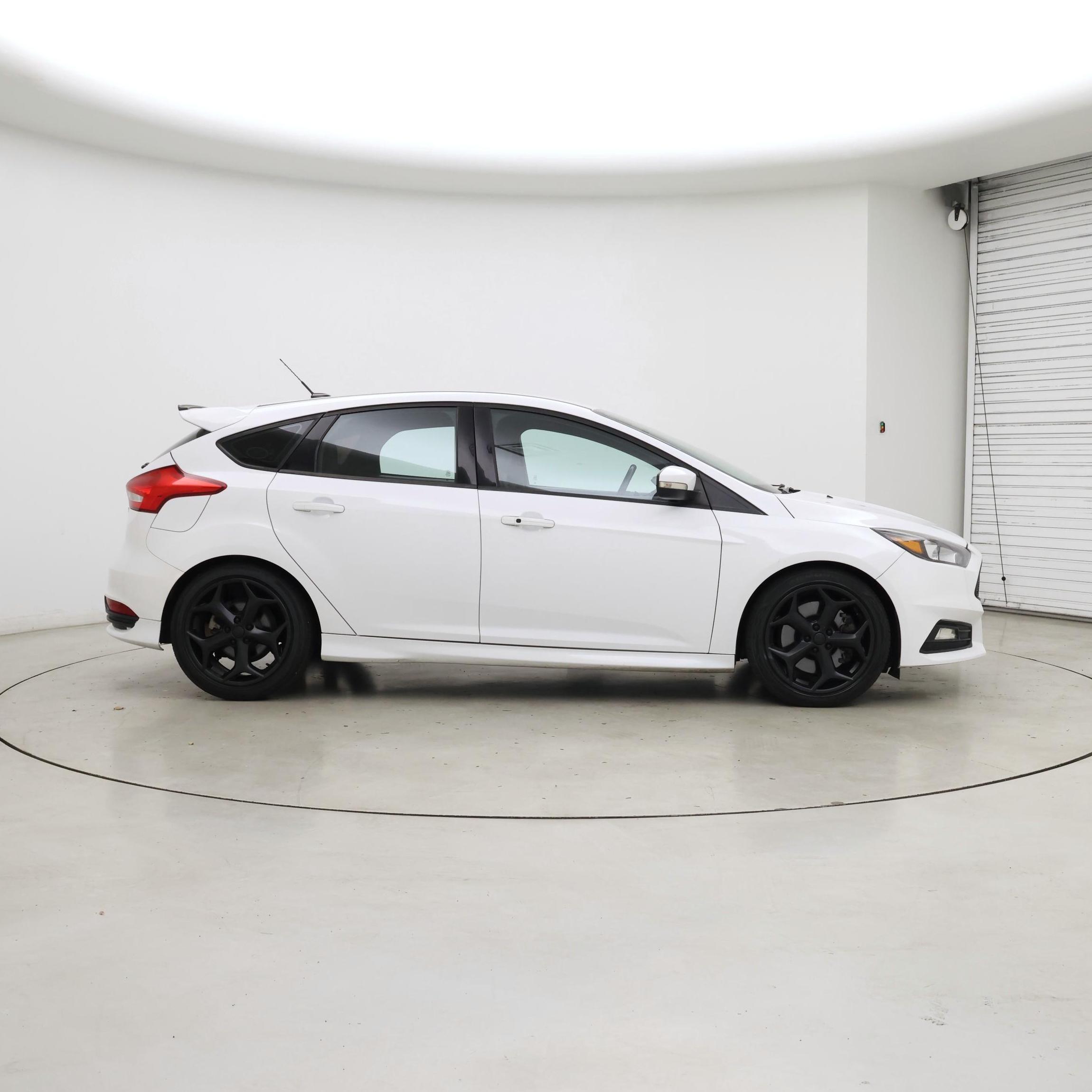 Thumbnail: 2017 Ford Focus - 7